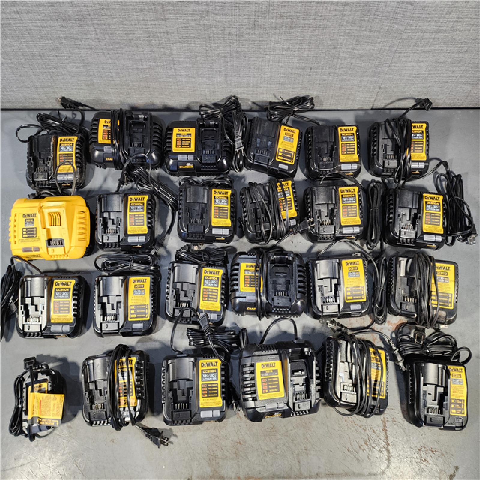 HOUSTON LOCATION - AS-IS DEWALT BATTERY CHARGER PACK QTY - 24