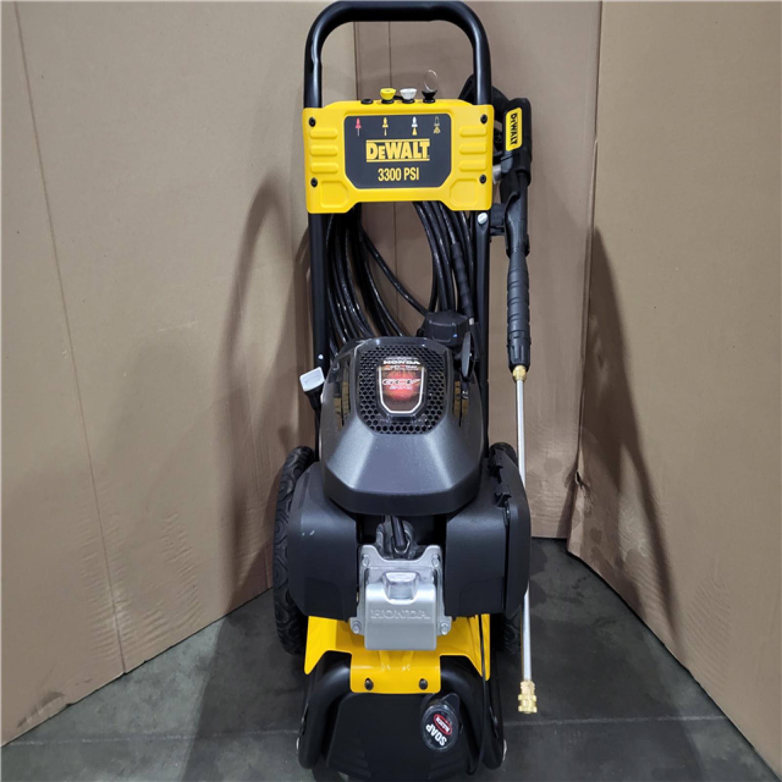 CALIFORNIA AS-IS DEWALT HIGH PERFORMANCE EASY START HONDA GVC 200 3300 PSI GAS PRESSURE WASHER