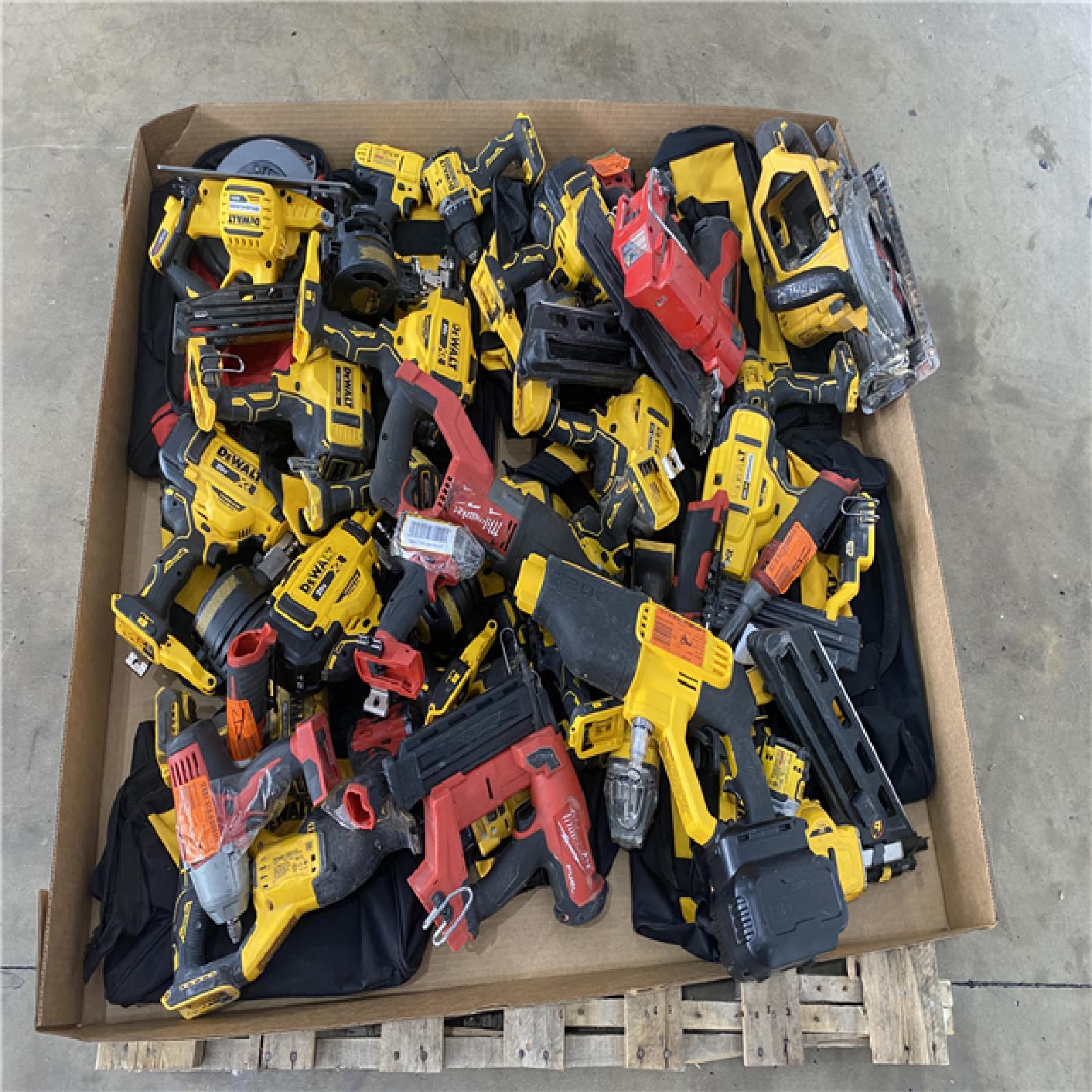 Houston Location AS IS - Tool Pallet