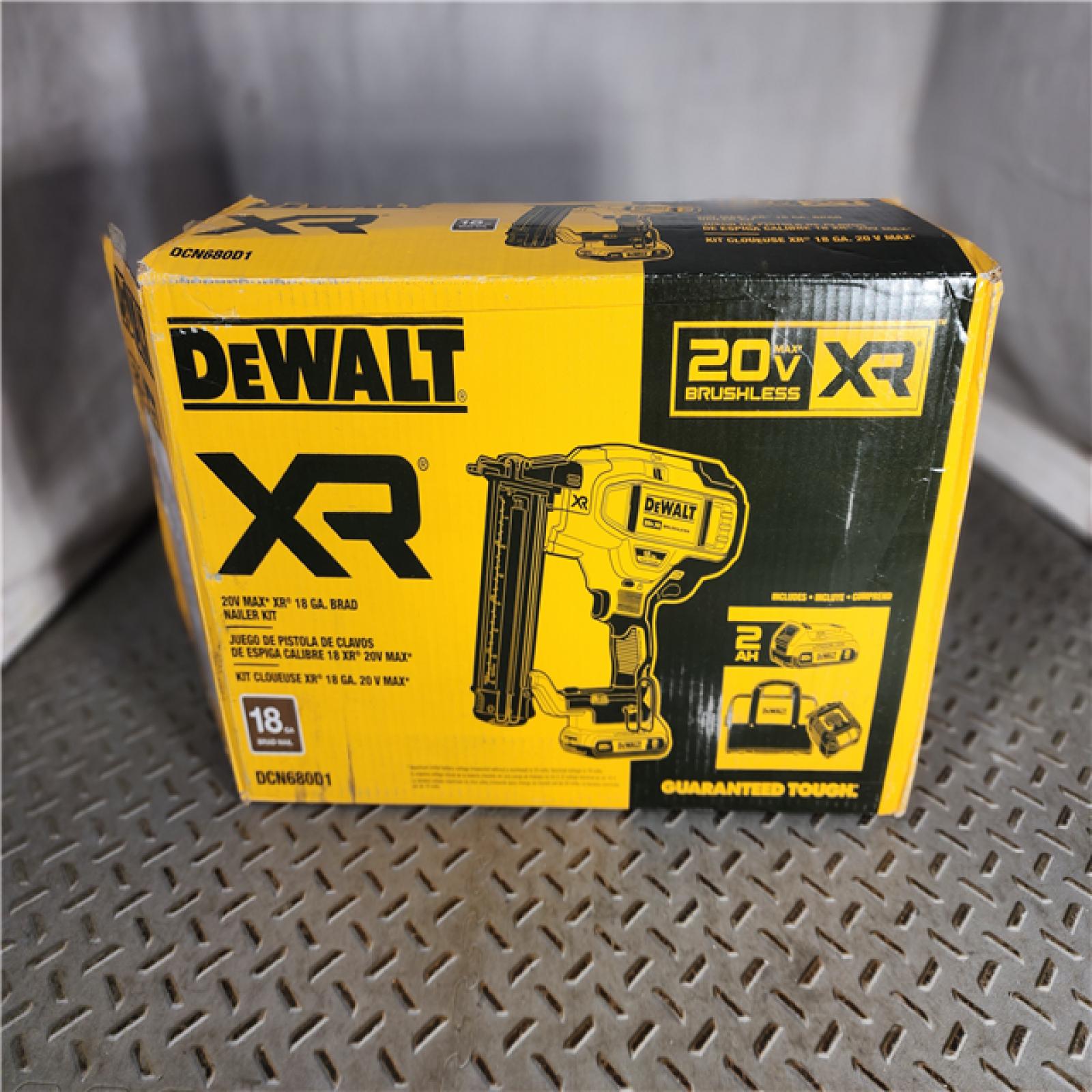 HOUSTON LOCATION - AS-IS (APPEARS LIKE NEW) DEWALT 20V MAX XR 18 Gauge Brad Nailer Kit