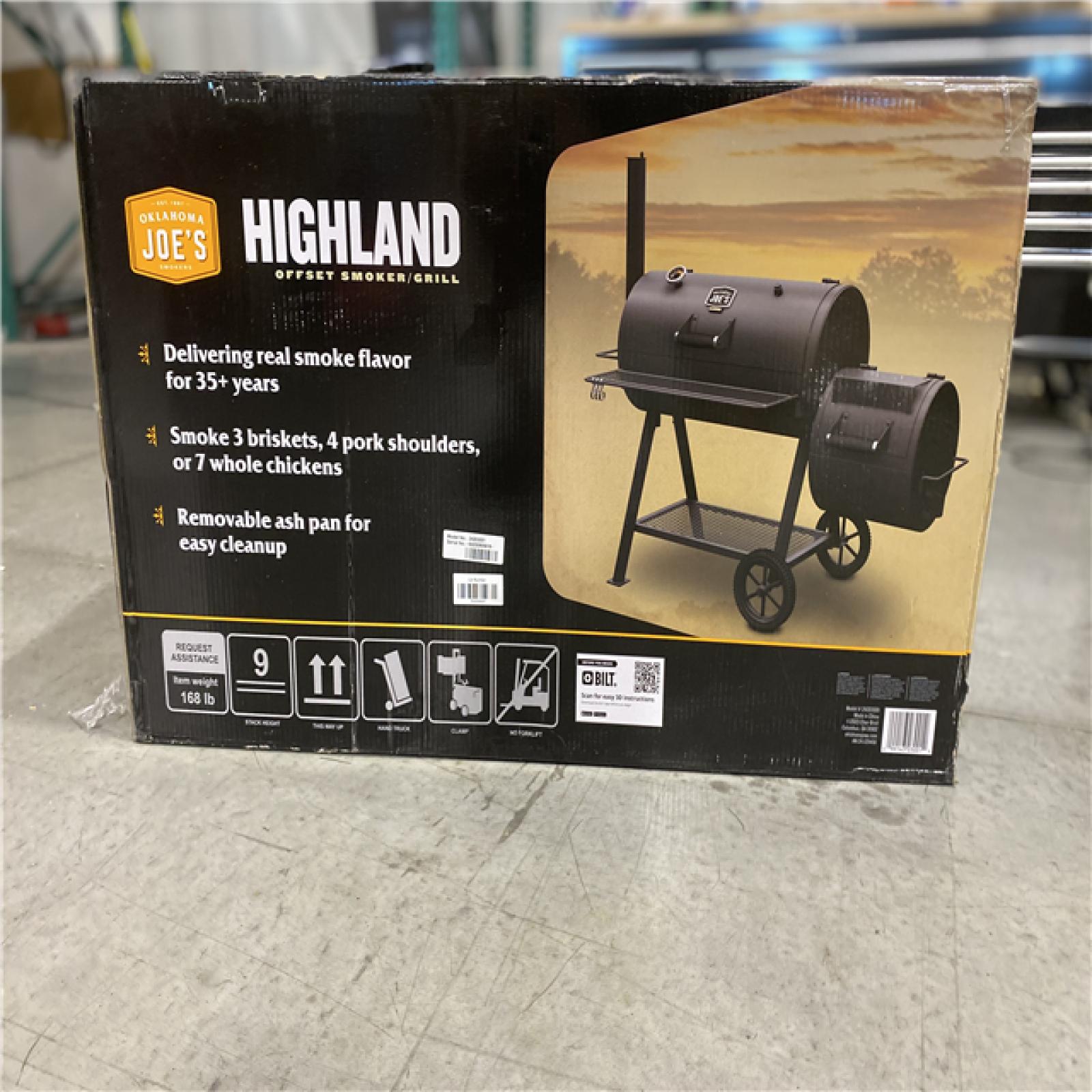 DALLAS LOCATION - OKLAHOMA JOE'S Highland Offset Charcoal Smoker and Grill in Black with 900 sq. in. Cooking Space