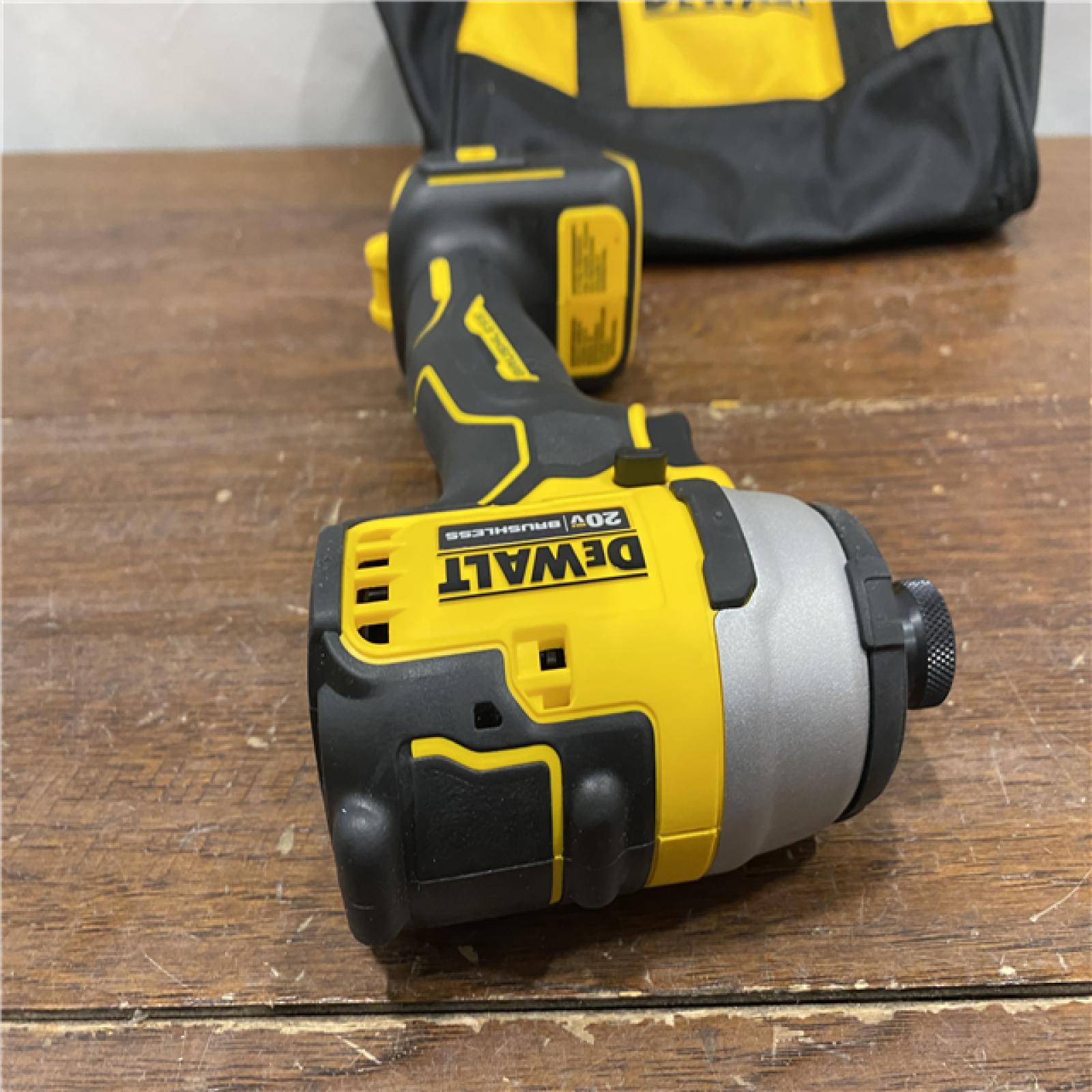 AS-ISDEWALT ATOMIC 20V MAX* Brushless Cordless Compact 1/4 in. Impact Driver Kit