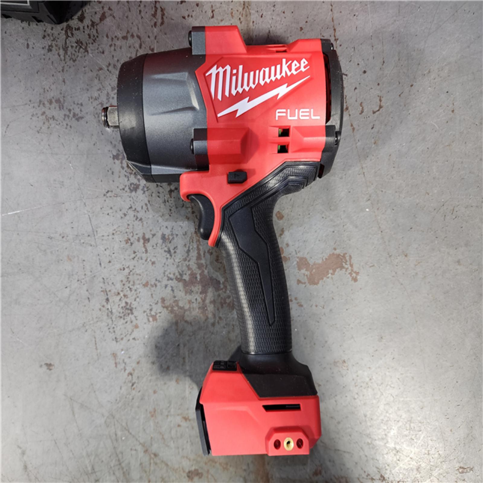 HOUSTON LOCATION - AS-IS (APPEARS LIKE NEW) Milwaukee M18 1/2 in. Cordless Brushless High Torque Impact Wrench Kit (Battery & Charger)