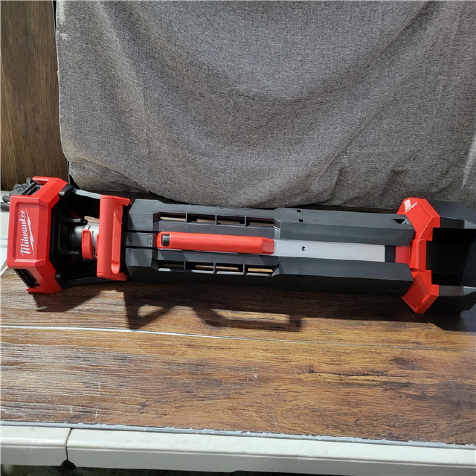 CALIFORNIA NEW MILWAUKEE ROCKET M18 DUAL POWER TOWER LIGHT