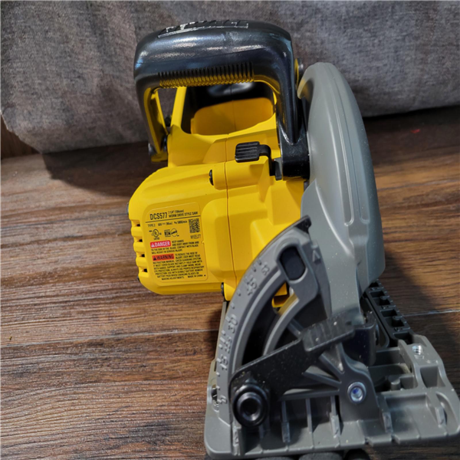 CALIFORNIA NEW DEWALT WORM DRIVE STYLE SAW WITH BRAKE(TOOL ONLY)