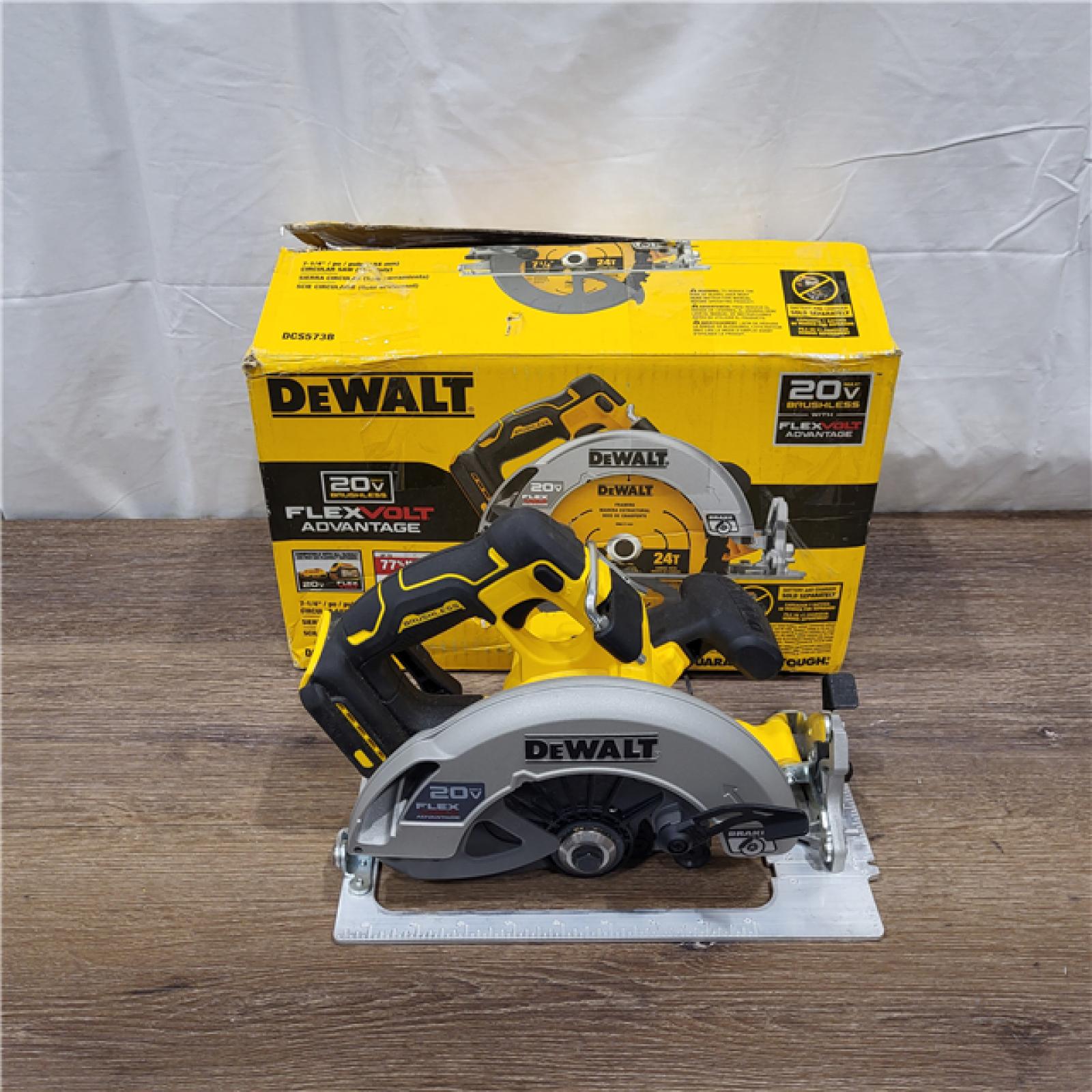 AS-IS 20V MAX Cordless Brushless 7-1/4 in. Sidewinder Style Circular Saw with FLEXVOLT ADVANTAGE (Tool Only)