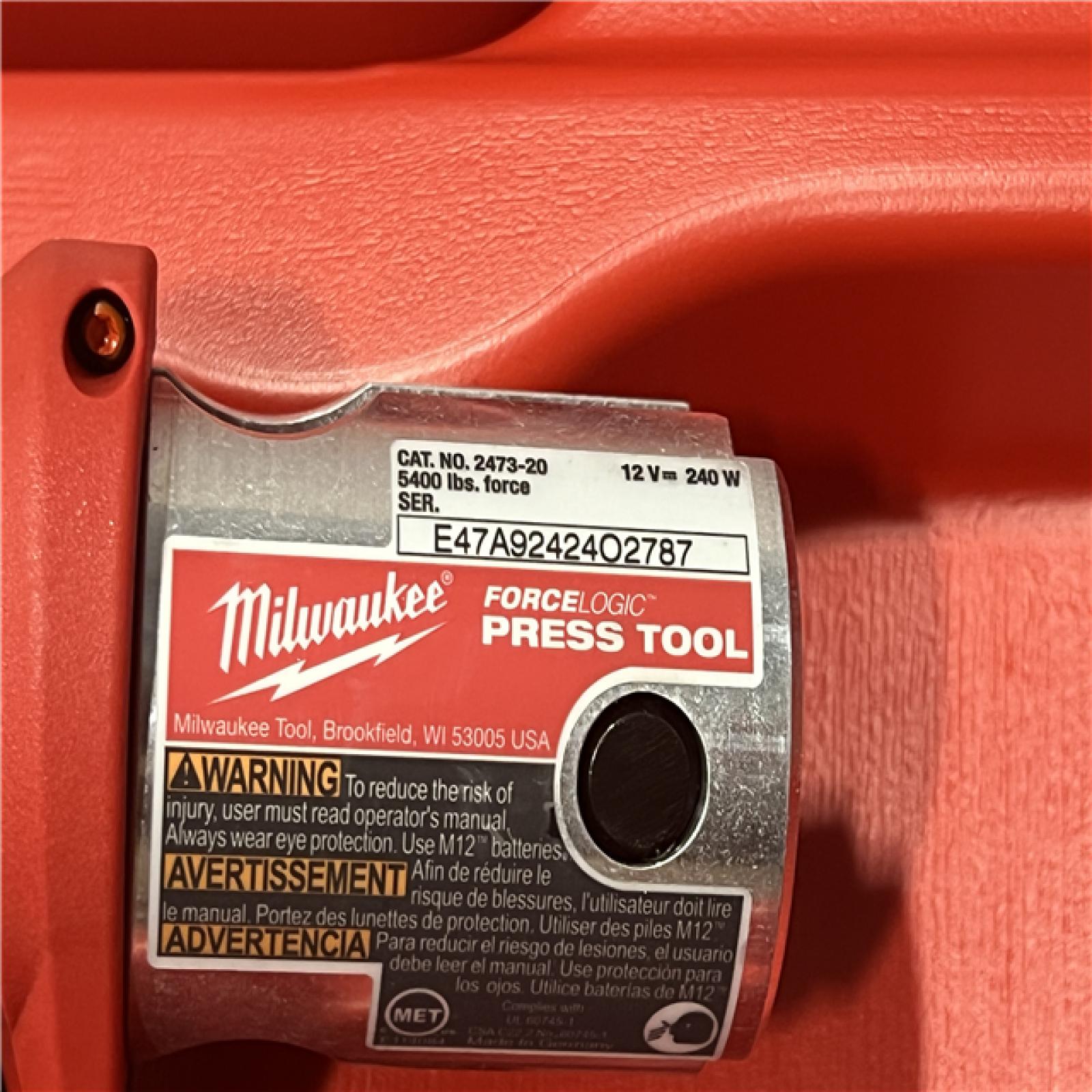 AS-IS Milwaukee M12 Force Logic Press Tool 1/2 in. to 1 in. Kit