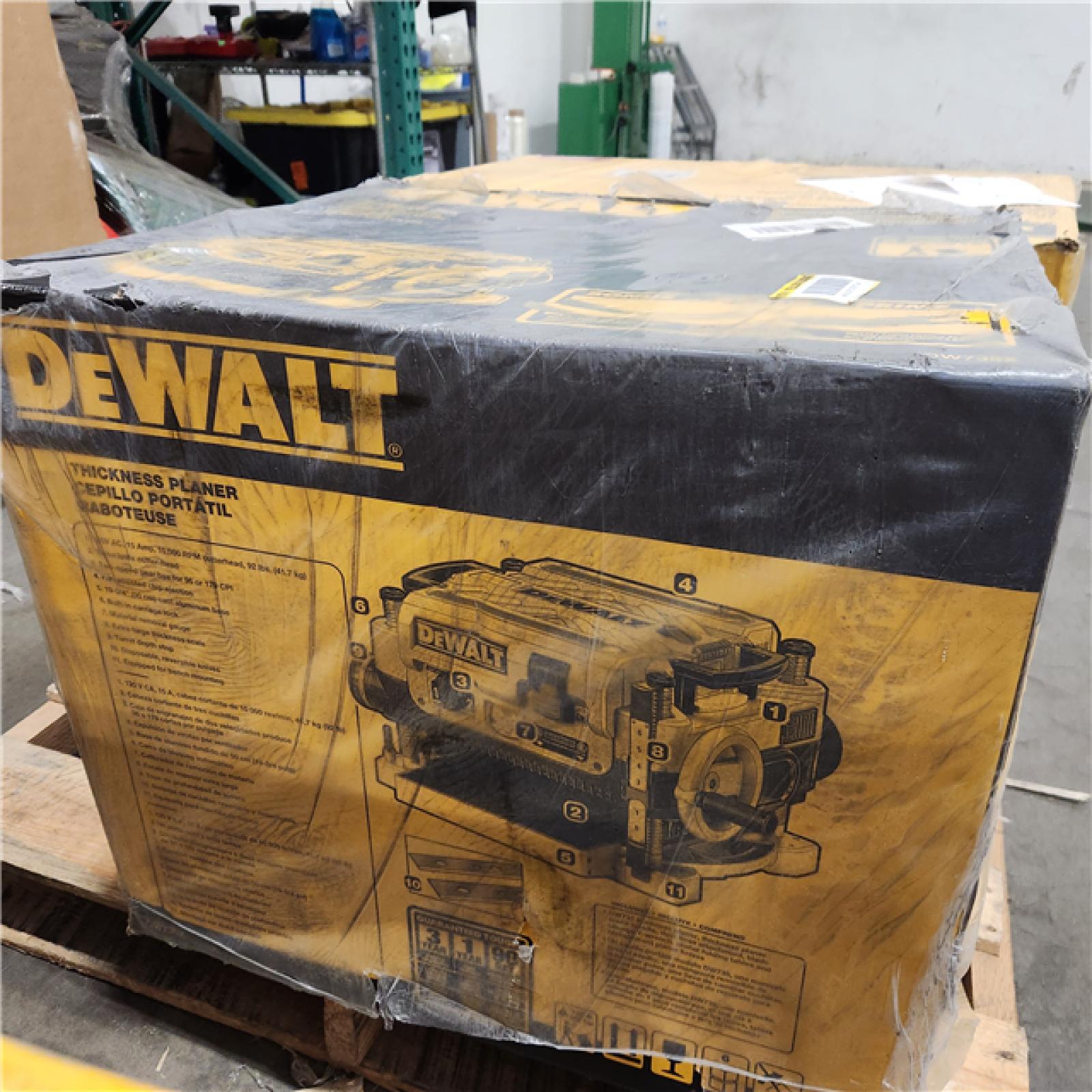 Dallas Location - NEW- DEWALT 15 Amp Corded 13 in. Planer