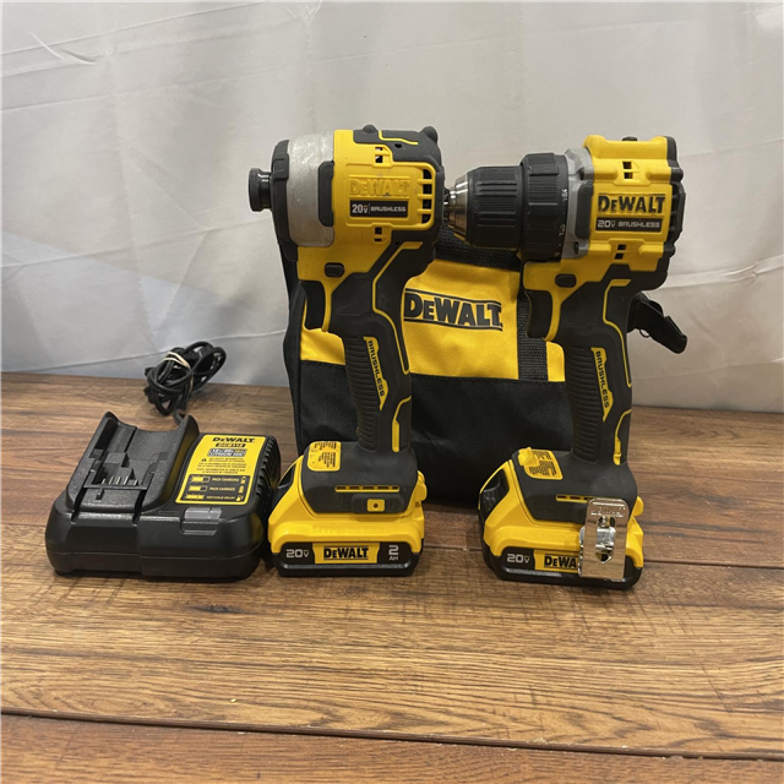 AS-IS DeWalt DCK2051D2 20V Cordless Drill/Impact Driver Kit