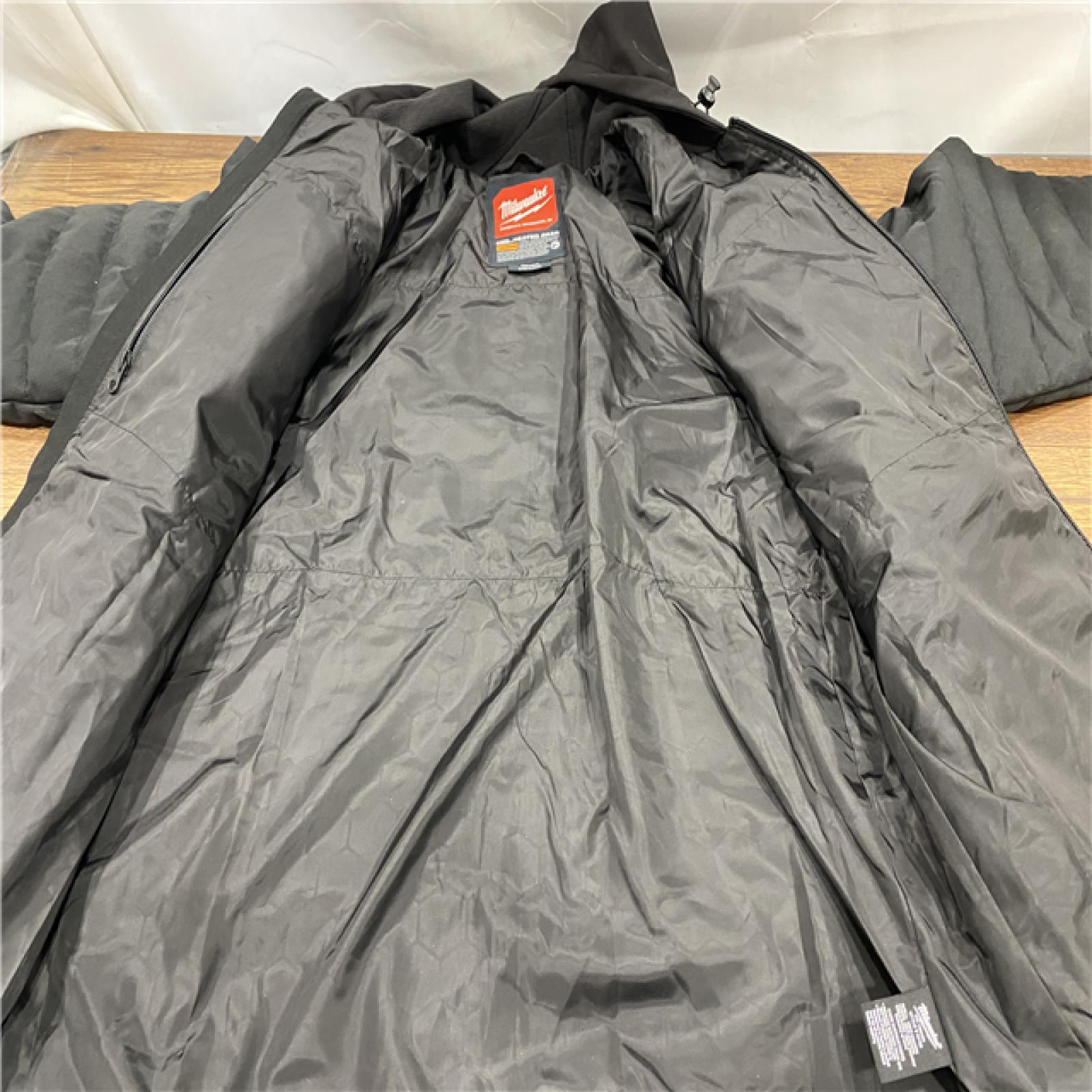 AS IS Milwaukee Men's M12 Heated AXIS Jacket