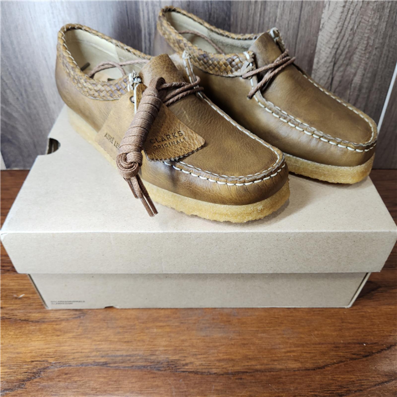 NEW! Clarks Original Leather Wallabees - Sand Leather - SZ 6.5