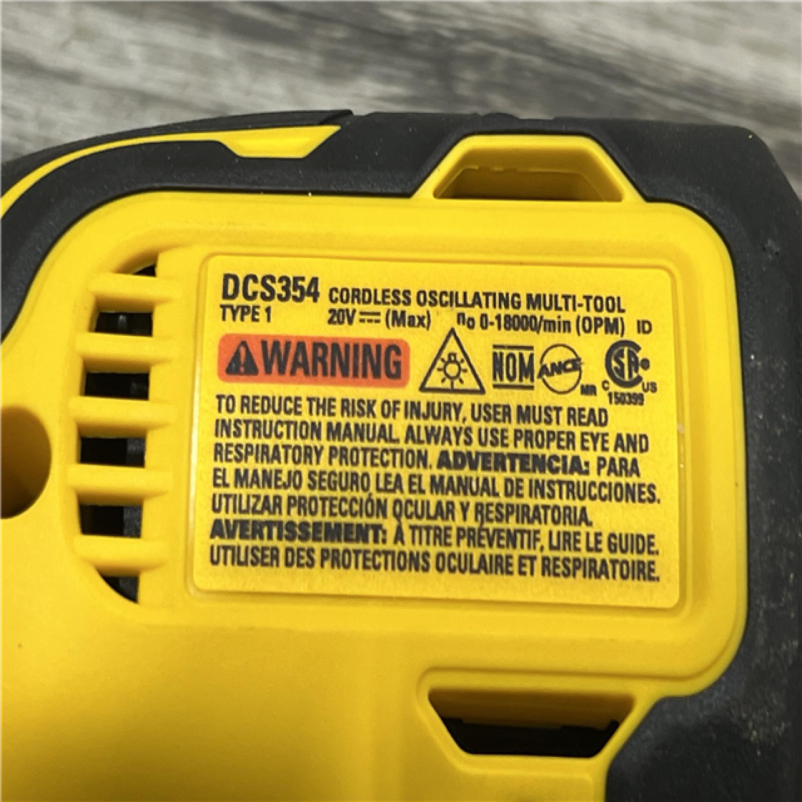 AS-IS DEWALT ATOMIC 20V MAX Lithium-Ion Cordless Oscillating, Charger and Kit Bag