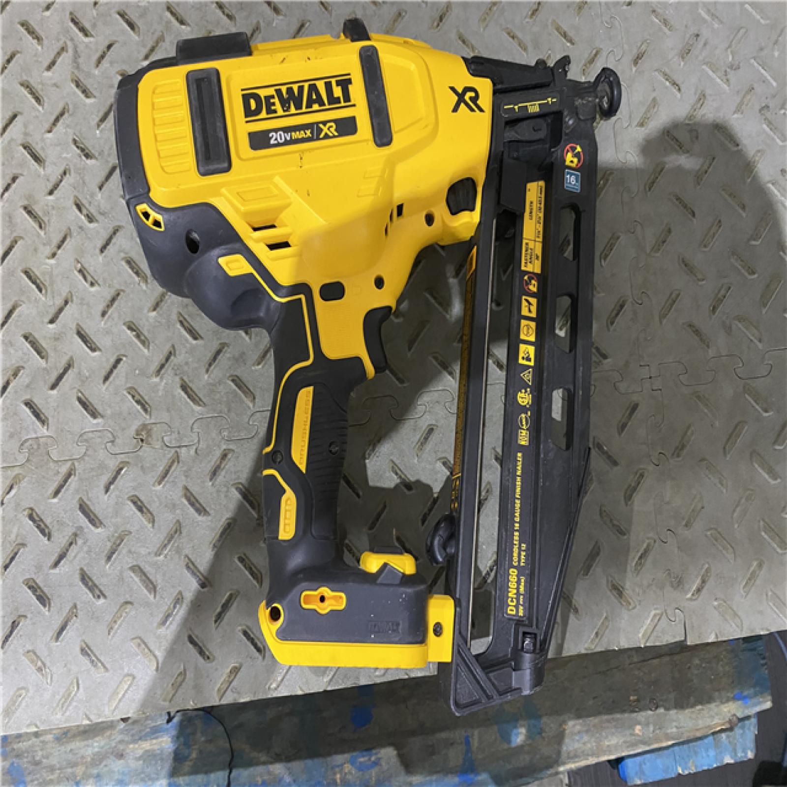 Houston location AS-IS DeWalt DCN660D1 20V 16 Gauge Cordless Angled Finish Nailer  ONLY TOOL