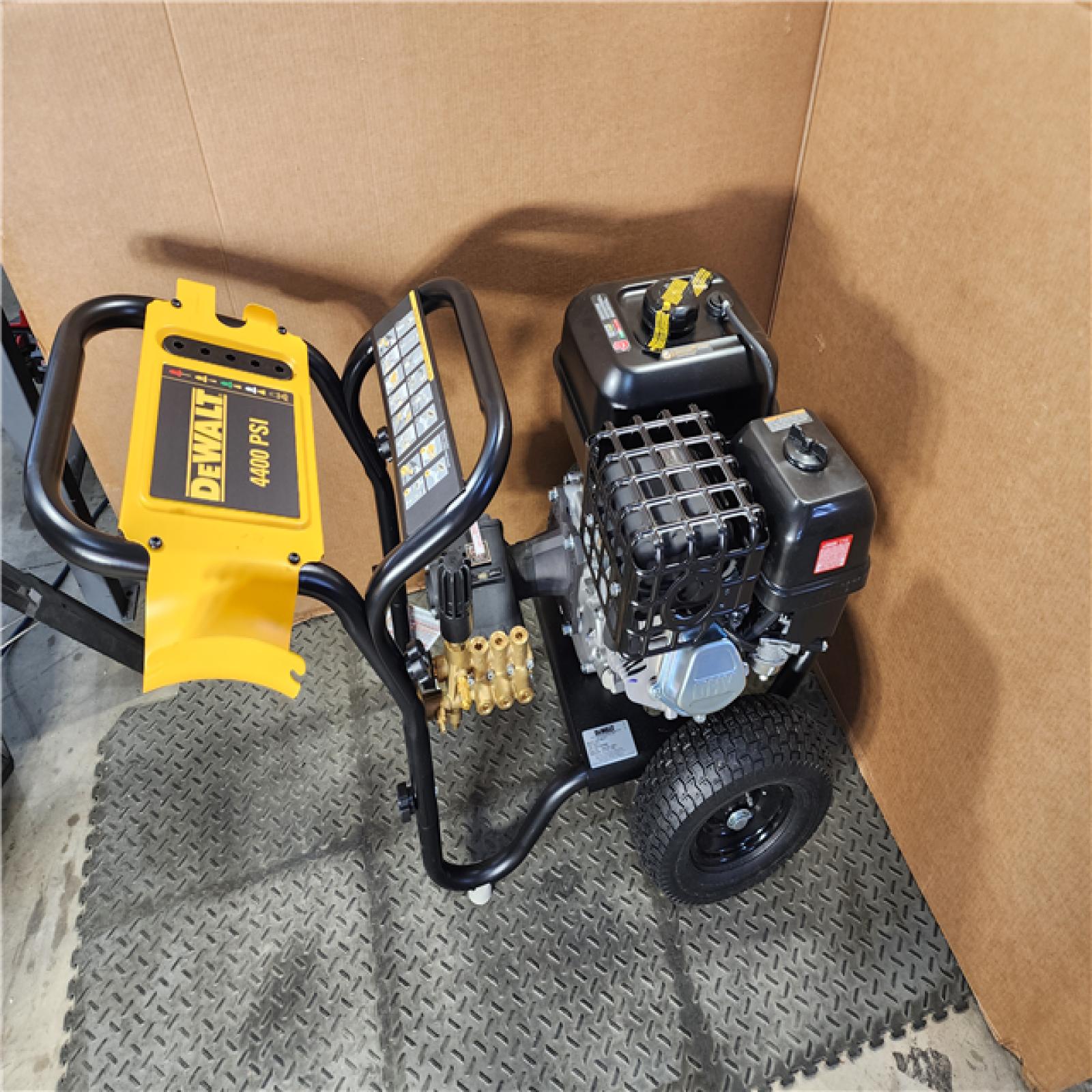 HOUSTON LOCATION - AS-IS DEWALT 4400 PSI 4.0 GPM Cold Water Gas Pressure Washer