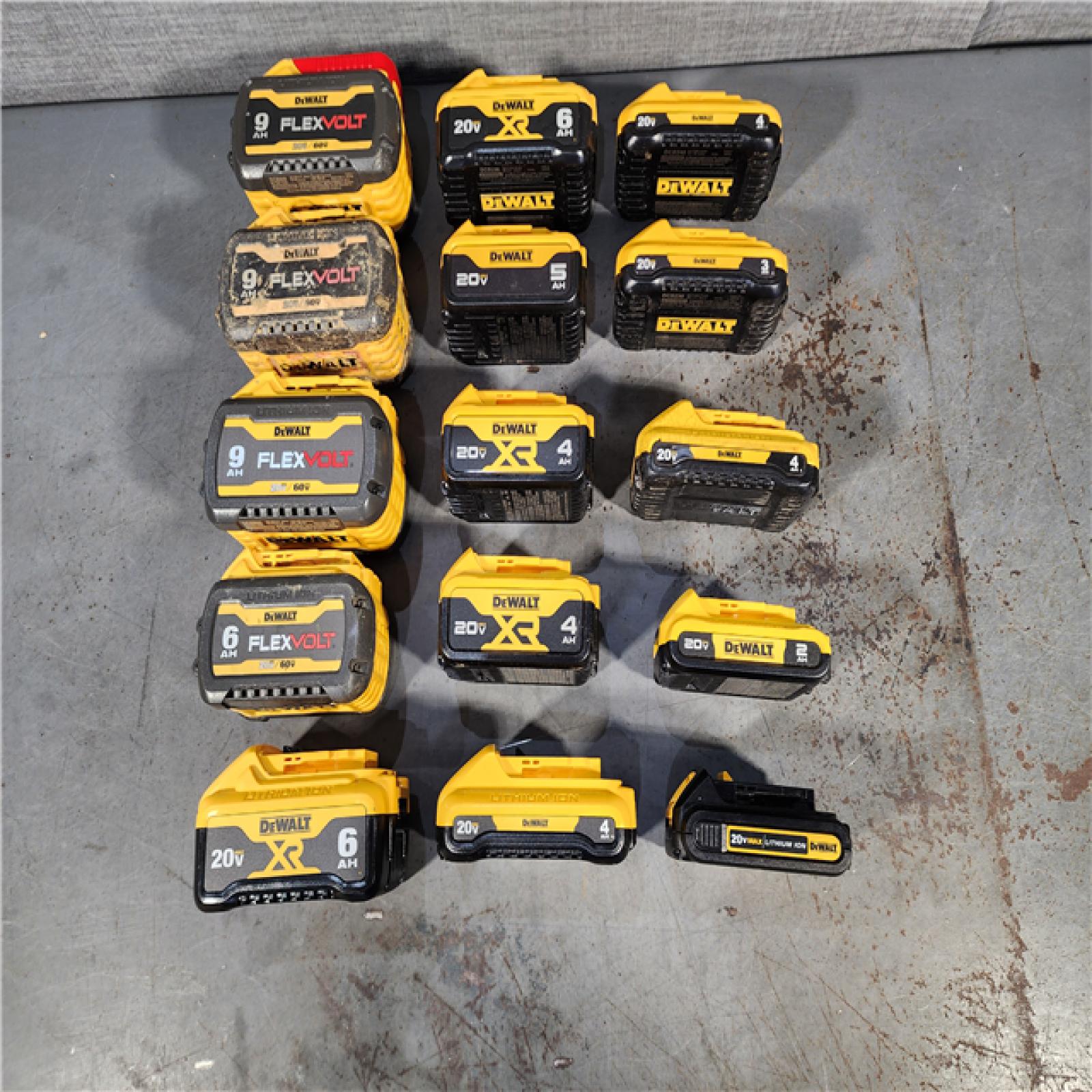 HOUSTON LOCATION - AS-IS DEWALT BATTERY PACK QTY - 15