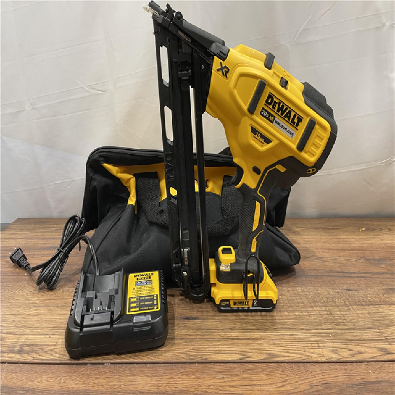 AS-IS DEWALT 20V MAX XR Lithium-Ion Cordless 15-Gauge Finish Nailer