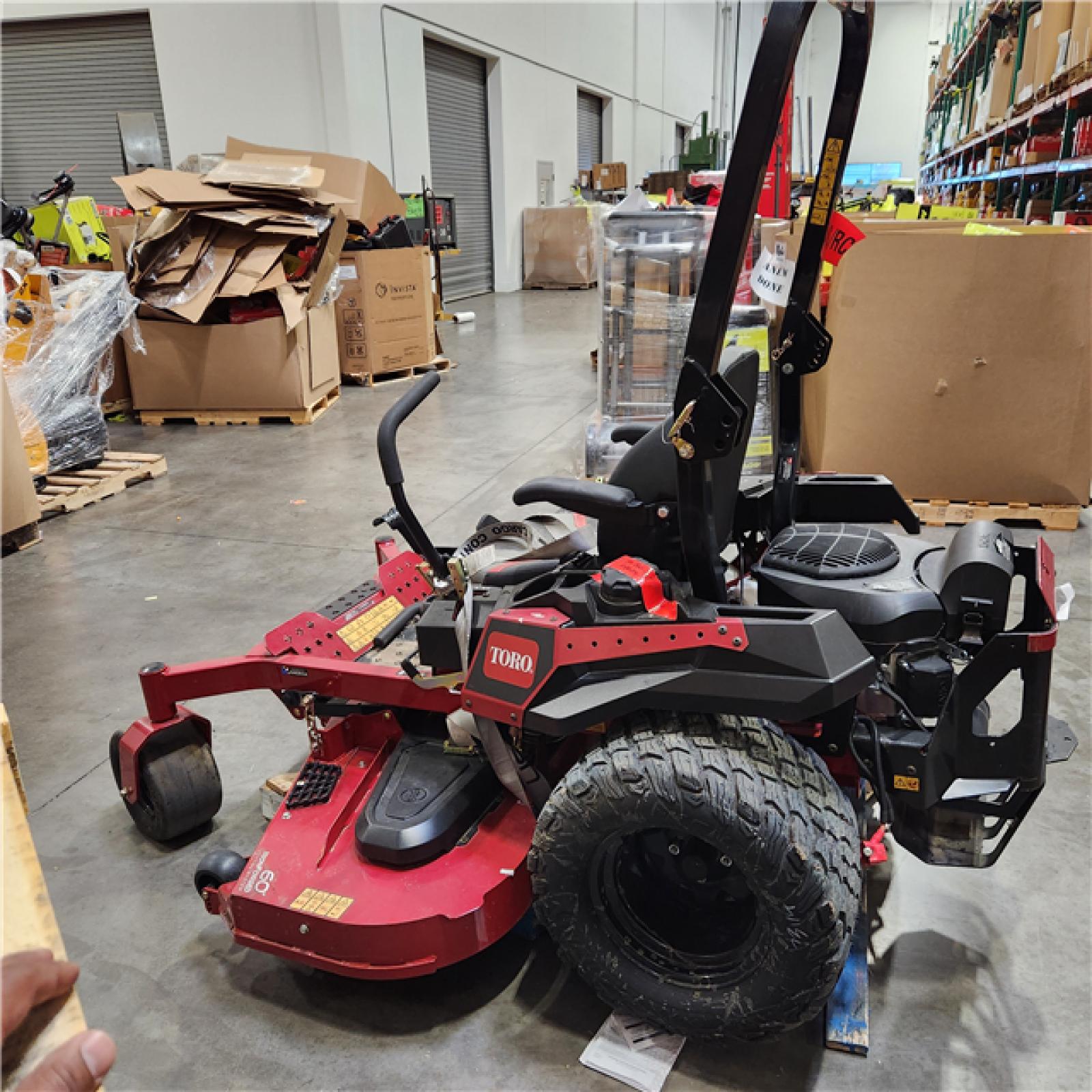 DALLAS LOCATION - AS-IS Toro TimeCutter 42-in 22-HP V-twin Gas Zero-turn Riding Lawn Mower