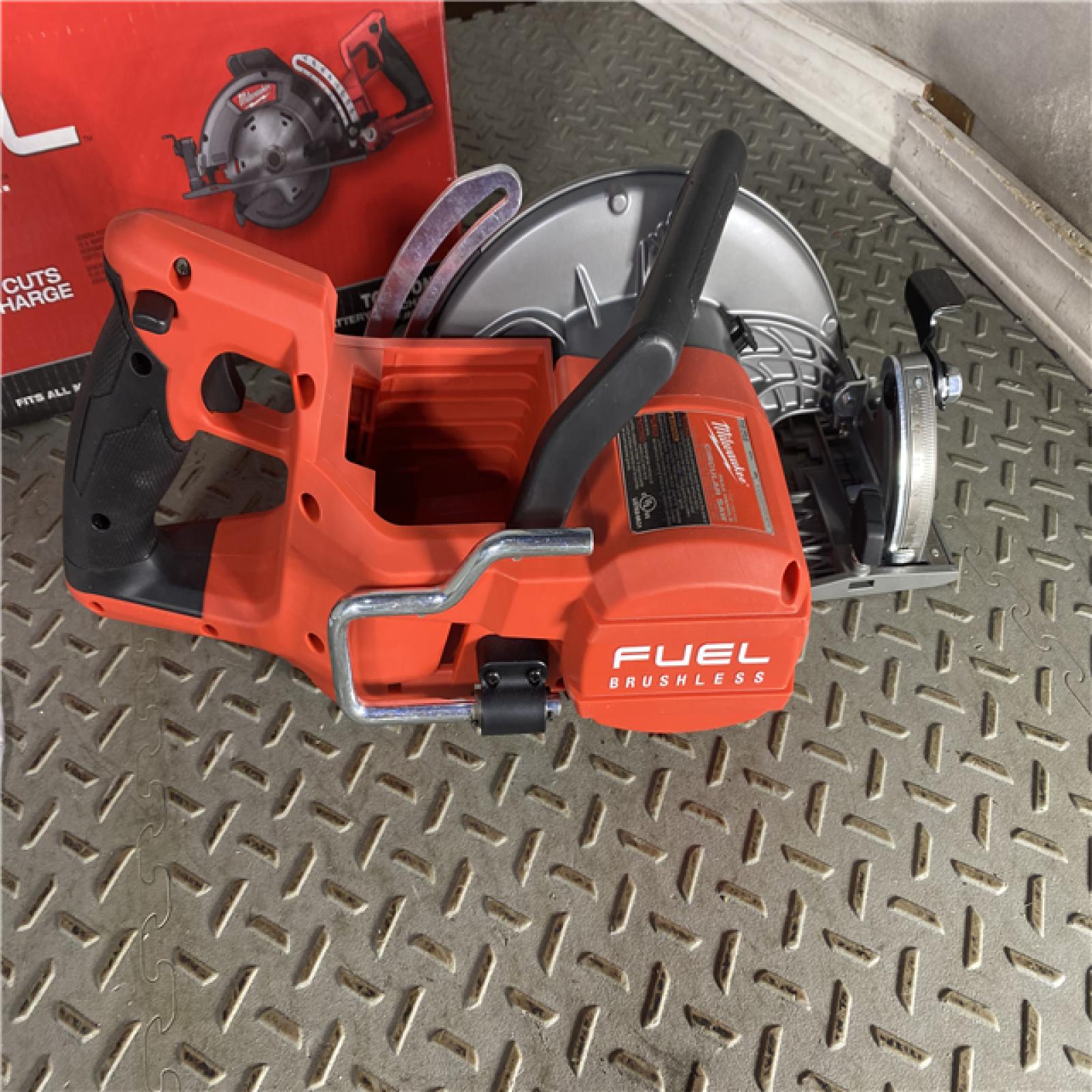 HOUSTON LOCATION - AS-IS Milwaukee 2830-20 Rear Handle Circular Saw M18 FUEL 7-1/4  Cordless Brushless Tool Only