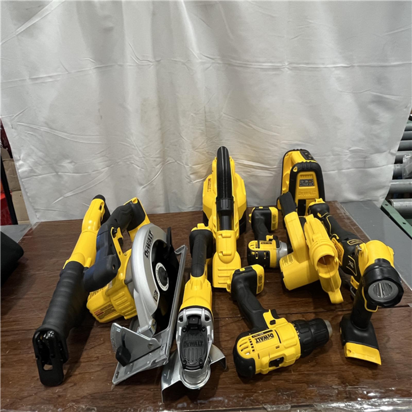 AS-ISDEWALT 20V MAX Lithium-Ion Brushed Cordless (10-Tool) Combo Kit