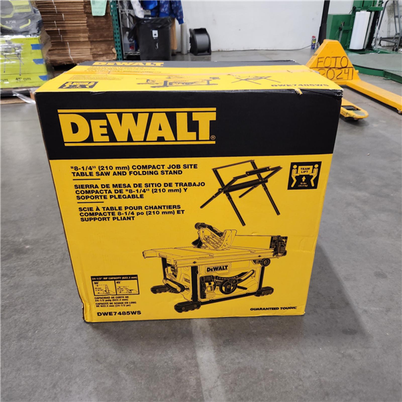 New Dewalt 15 Amp Corded 8 14 In Compact Jobsite Tablesaw With Compact Table Saw Stand 5592