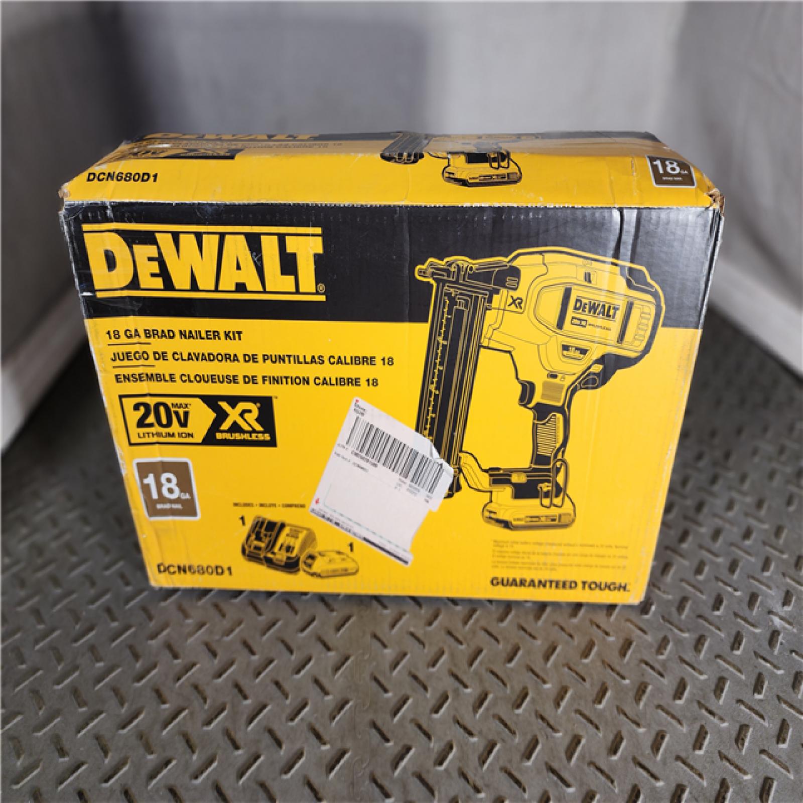 HOUSTON LOCATION - AS-IS (APPEARS LIKE NEW) DEWALT 20V MAX XR 18 Gauge Brad Nailer Kit