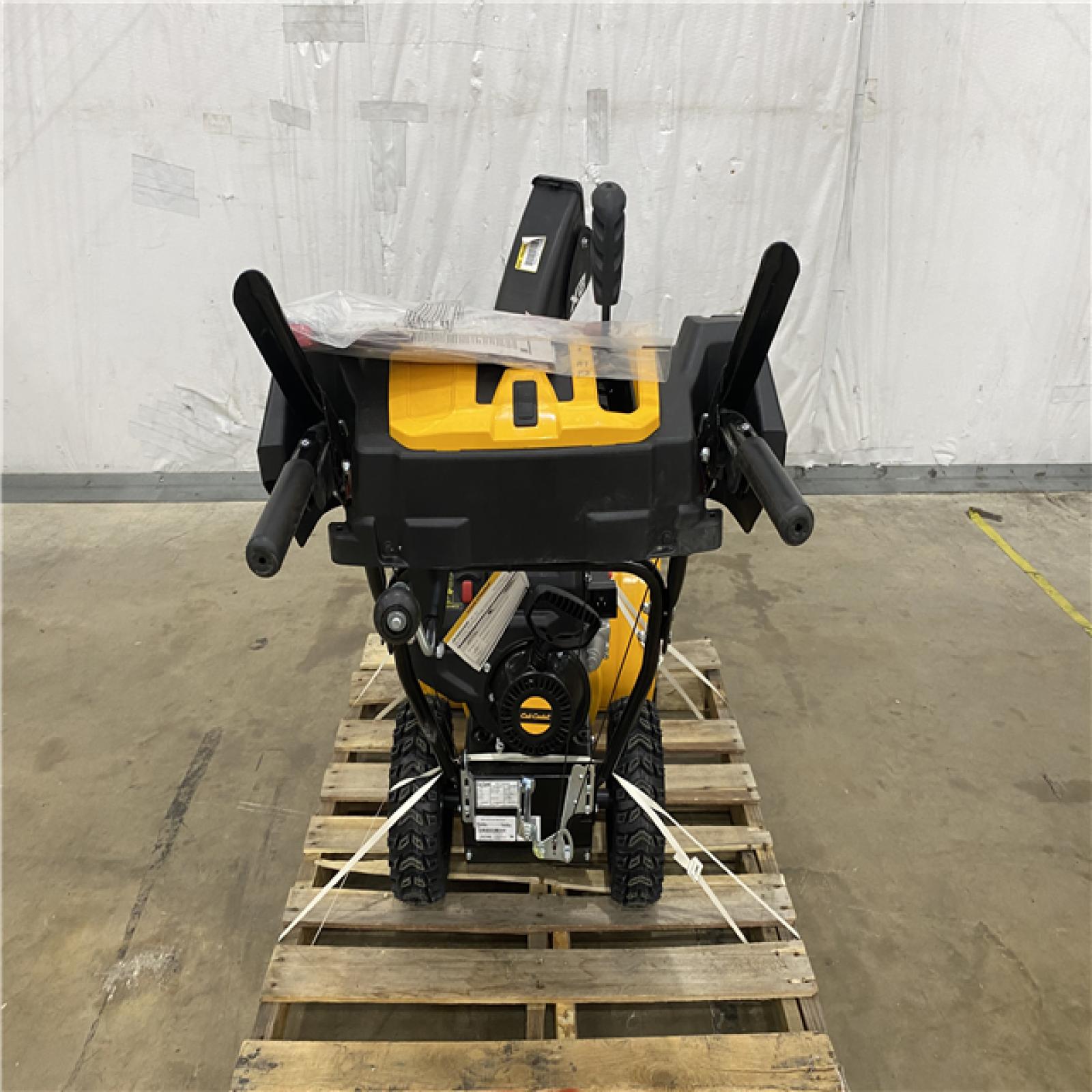 Houston Location - AS-IS Cub Cadet 2x 24'' in Snow Blower