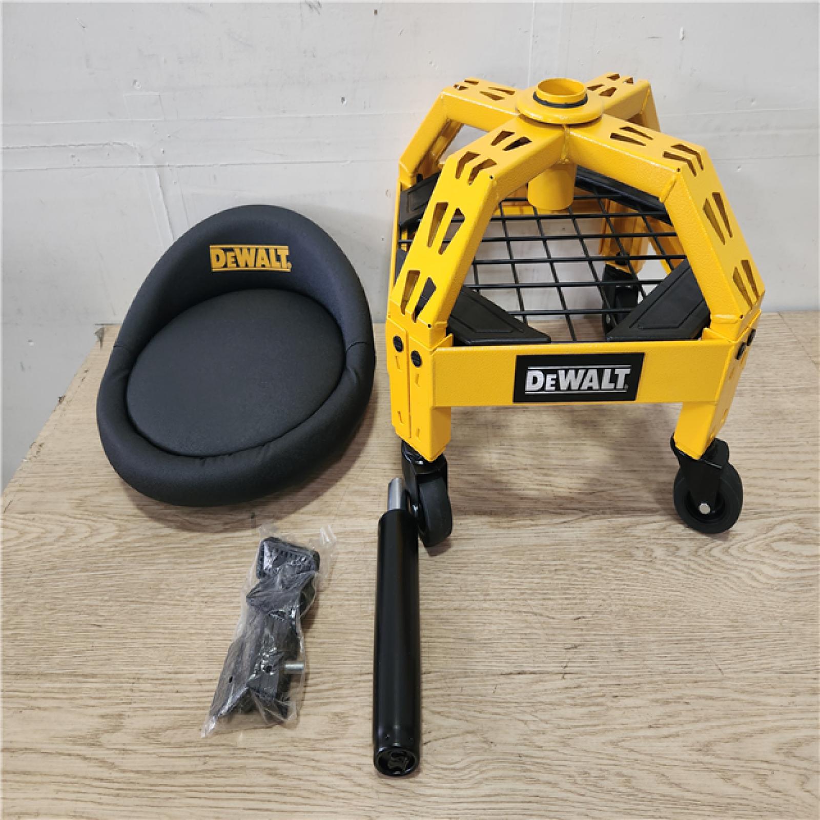 Phoenix Location NEW Dewalt Adjustable Shop Tool w/ Casters