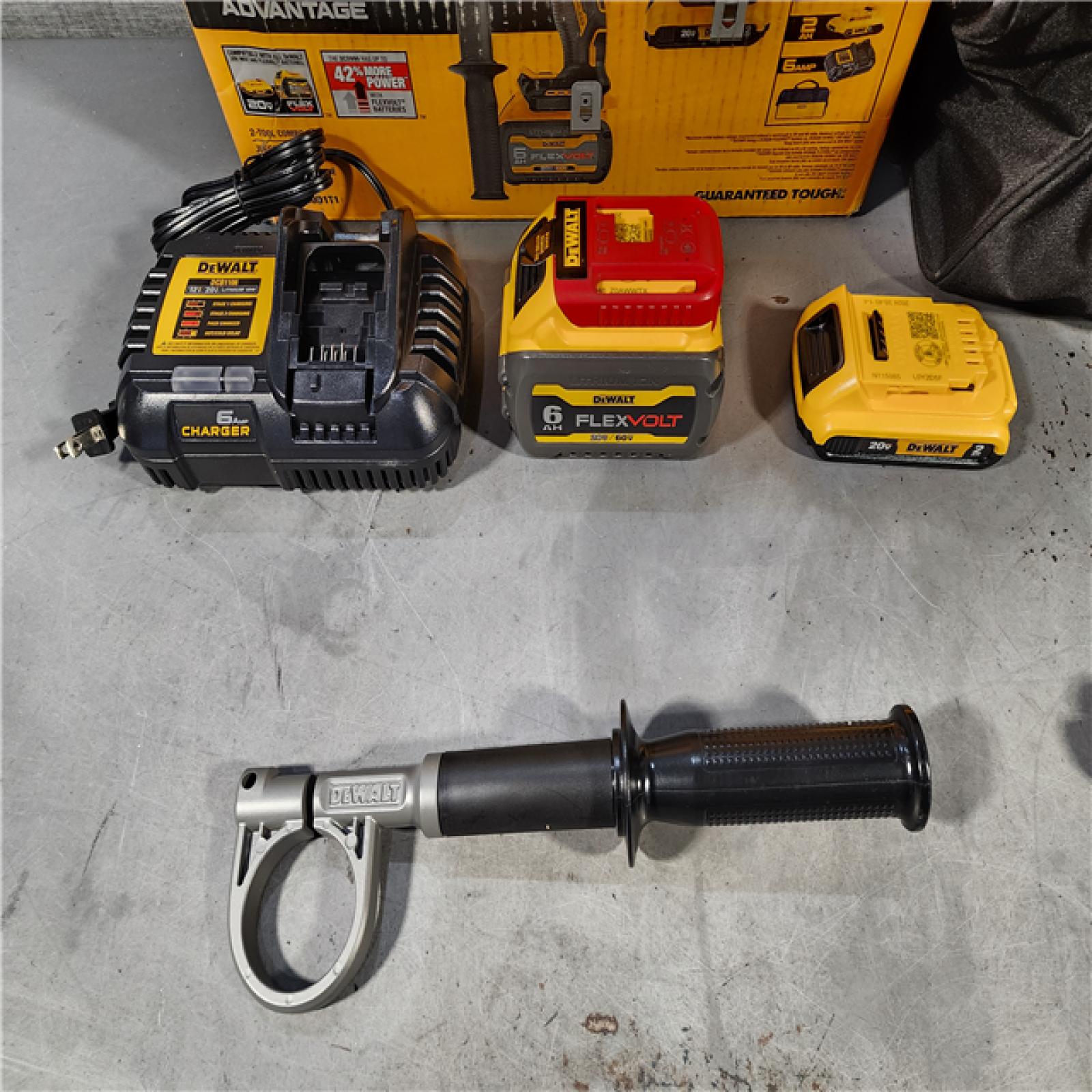 HOUSTON LOCATION - AS-IS DEWALT 20V MAX Cordless Brushless Hammer Drill/Driver 2 Tool Combo Kit with FLEXVOLT ADVANTAGE