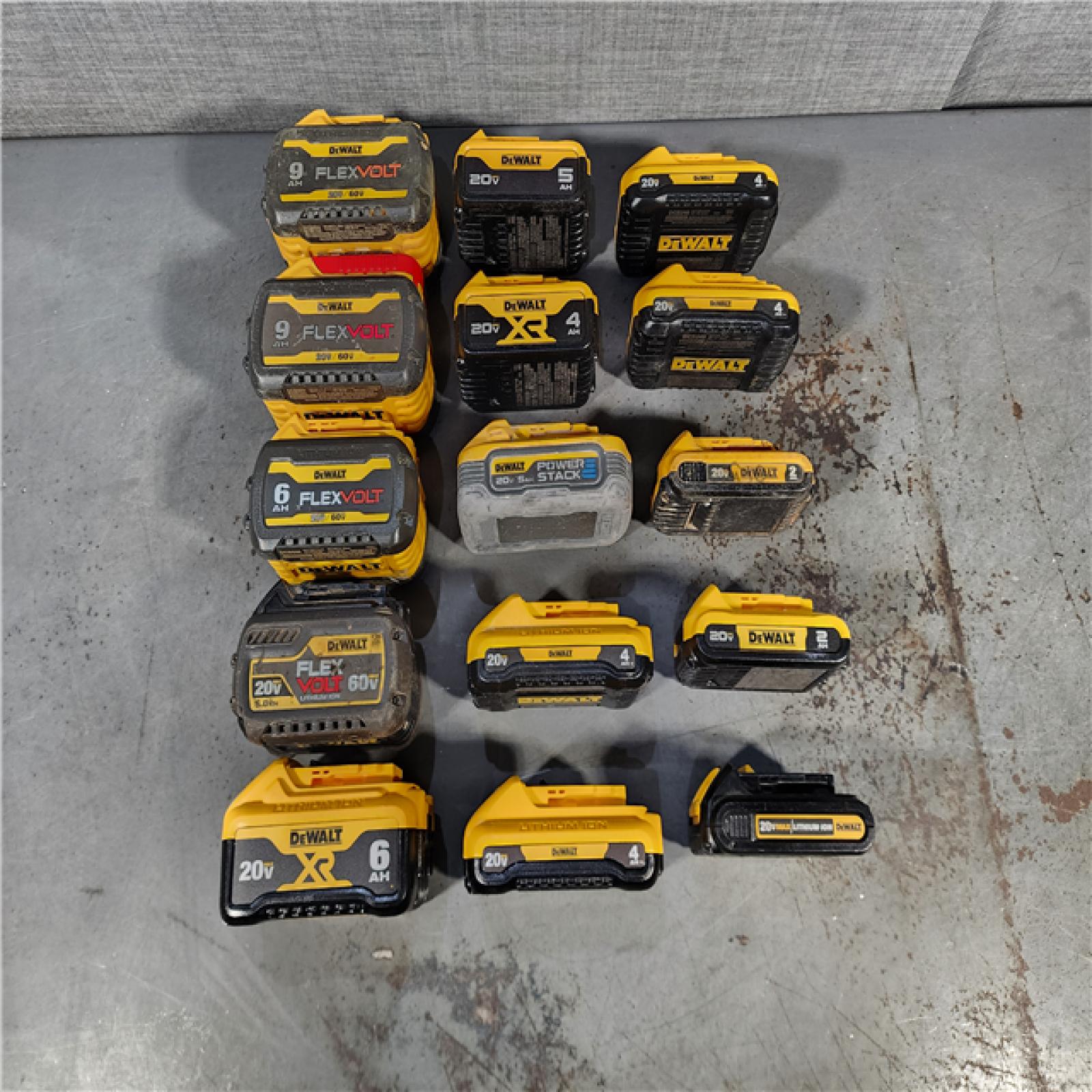 HOUSTON LOCATION - AS-IS DEWALT BATTERY PACK QTY - 15