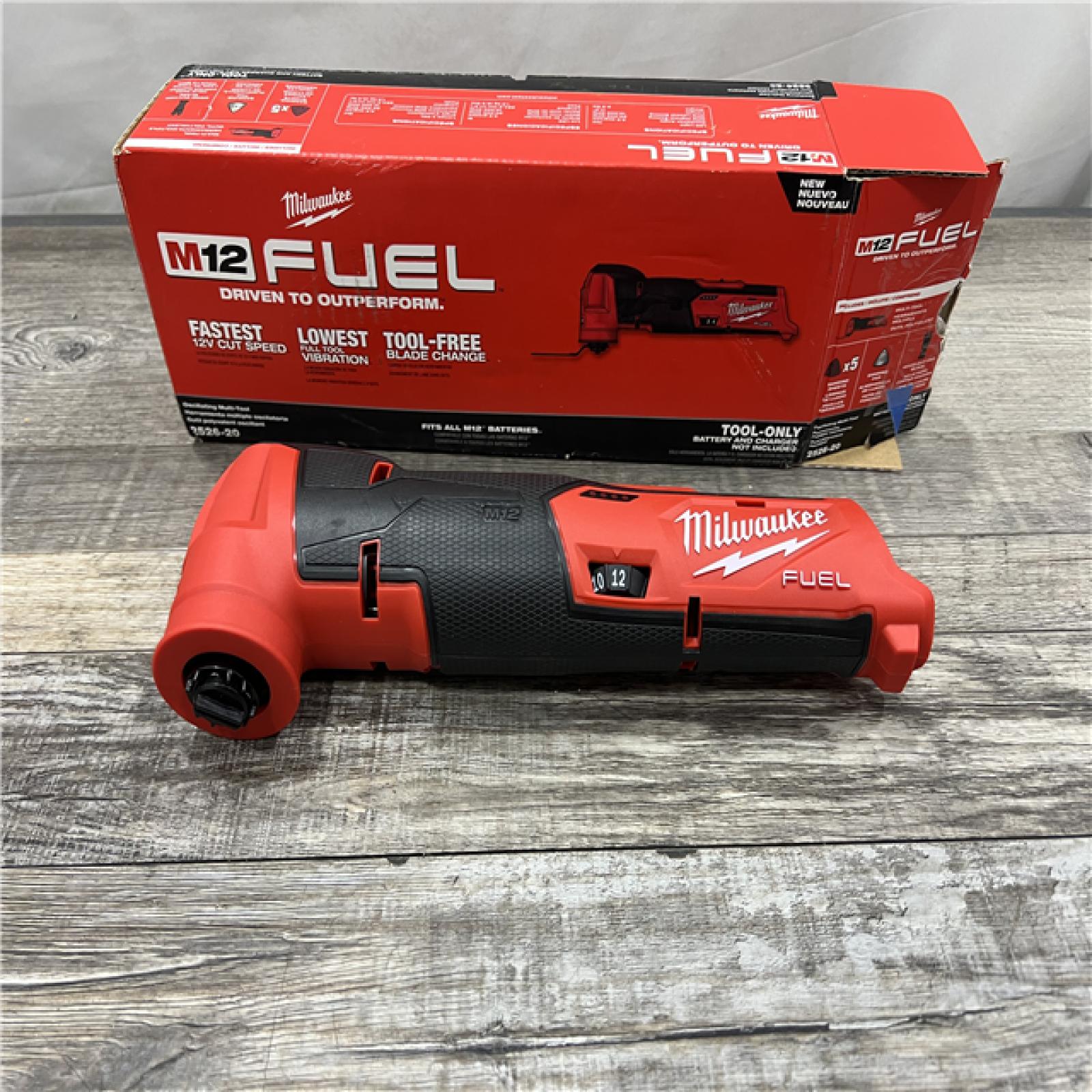 AS-IS Milwaukee M12 12V Lithium-Ion Cordless Oscillating Multi-Tool 2526-20 (Tool-Only)