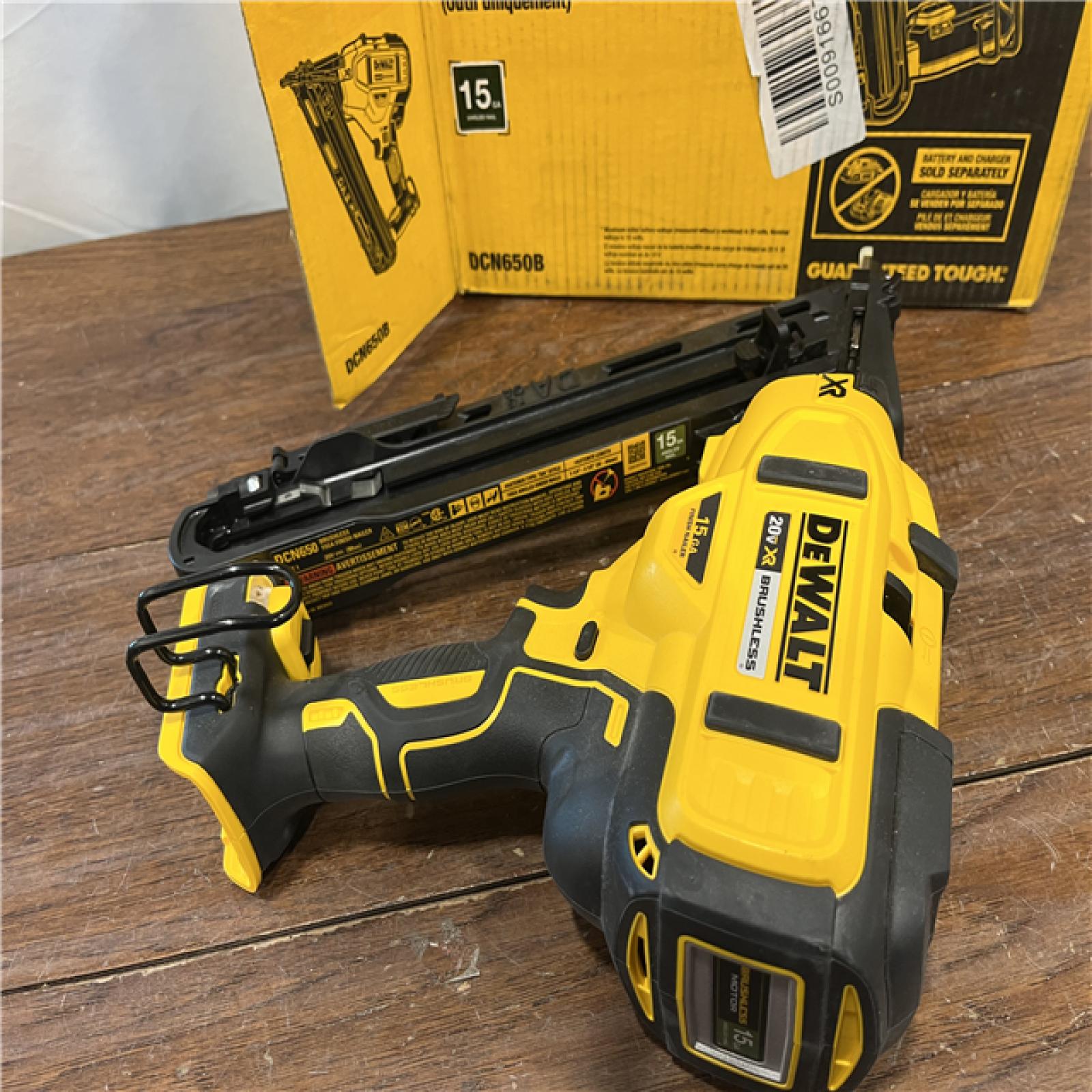 AS-ISDEWALT  Cordless 20V MAX XR Angled Finish Nailer (Tool Only)