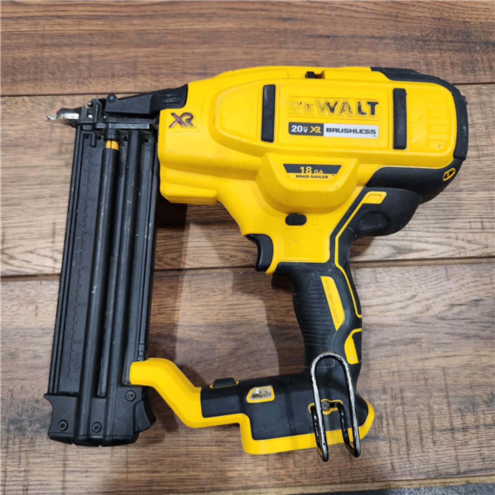 AS-IS DEWALT 20V MAX XR 18 Gauge Brad Nailer Kit