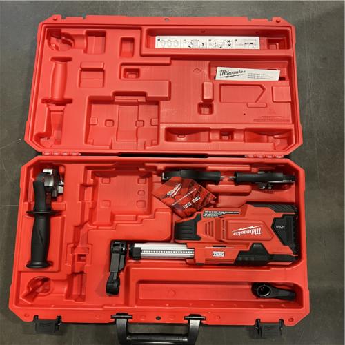 NEW! - Milwaukee M12 HAMMERVAC Dust Extractor Kit