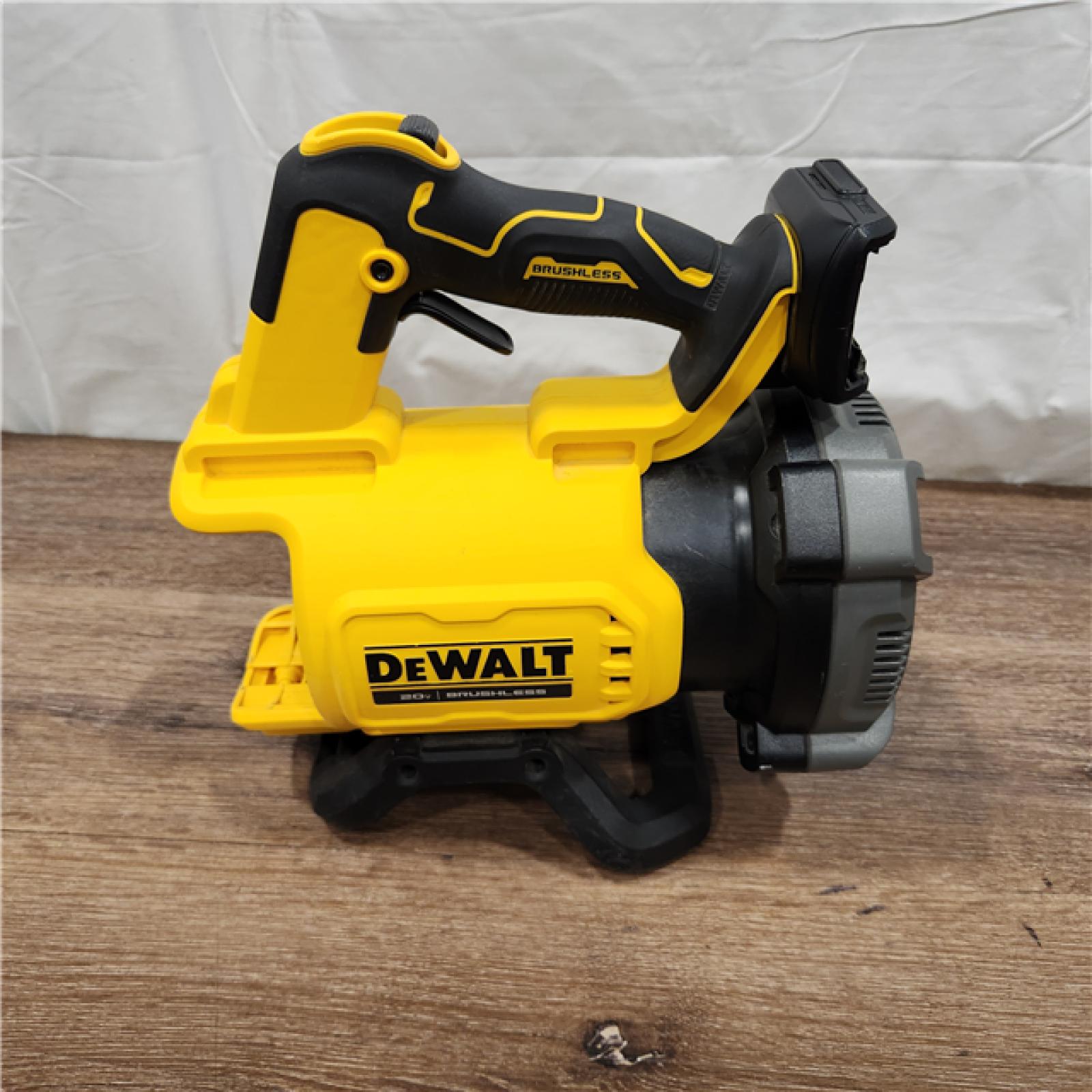 AS-IS DeWalt Brushless Cordless Battery Powered Handheld Leaf Blower KIT