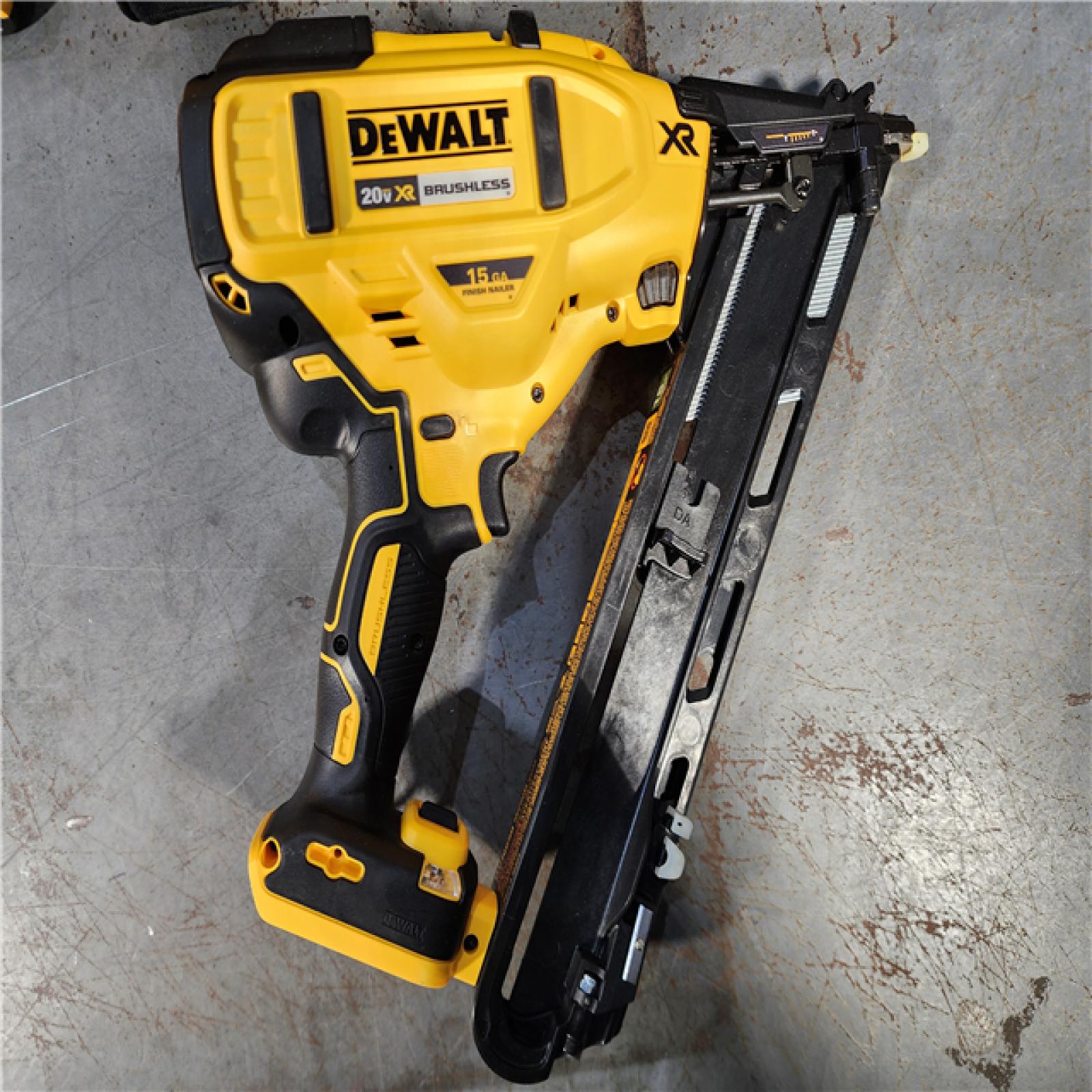 HOUSTON LOCATION - AS-IS DEWALT 20V MAX XR 15 Ga. Cordless 34 Deg Nailer 20 V