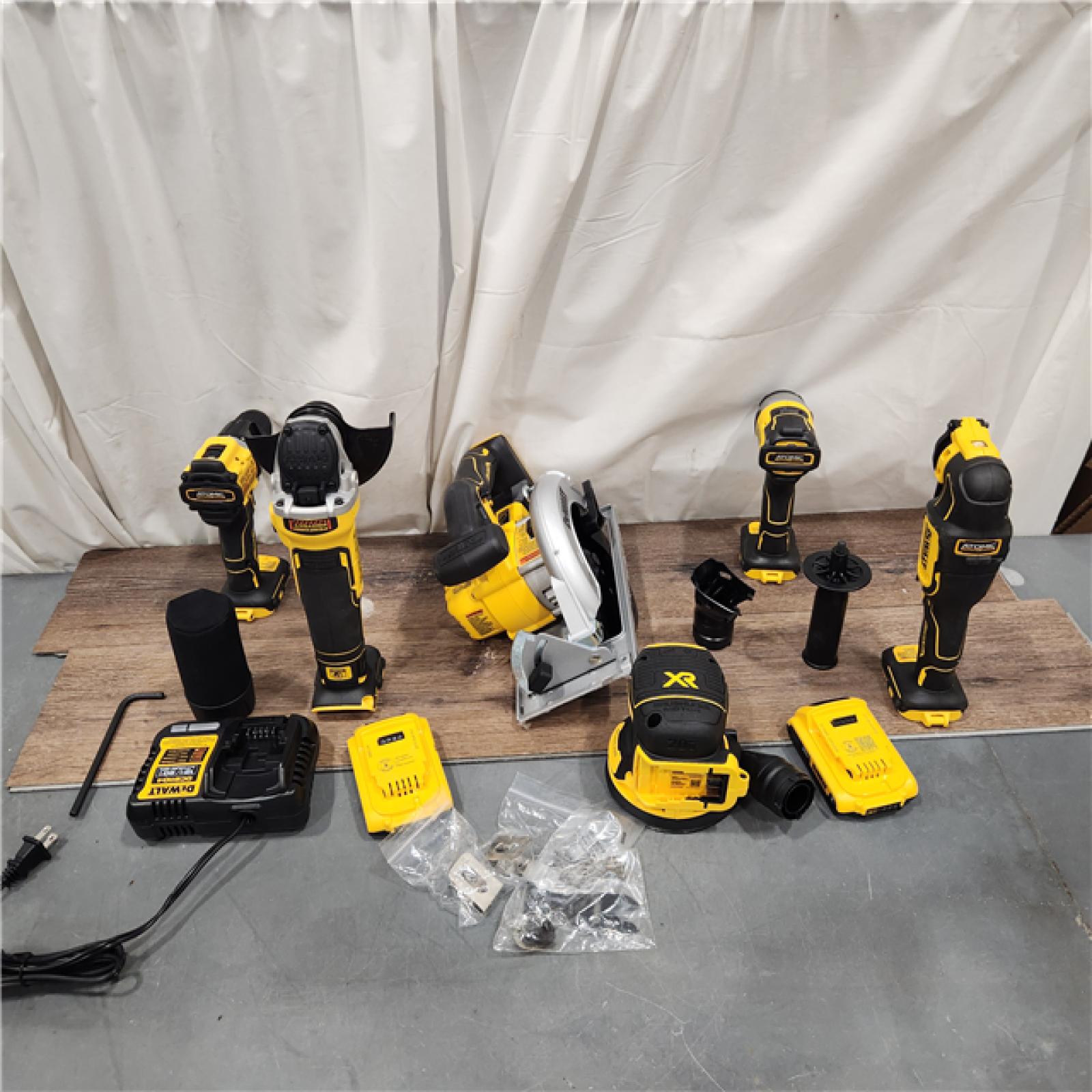 AS IS Dewalt 20-Volt MAX ToughSystem Lithium-Ion 6-Tool Cordless Combo Kit