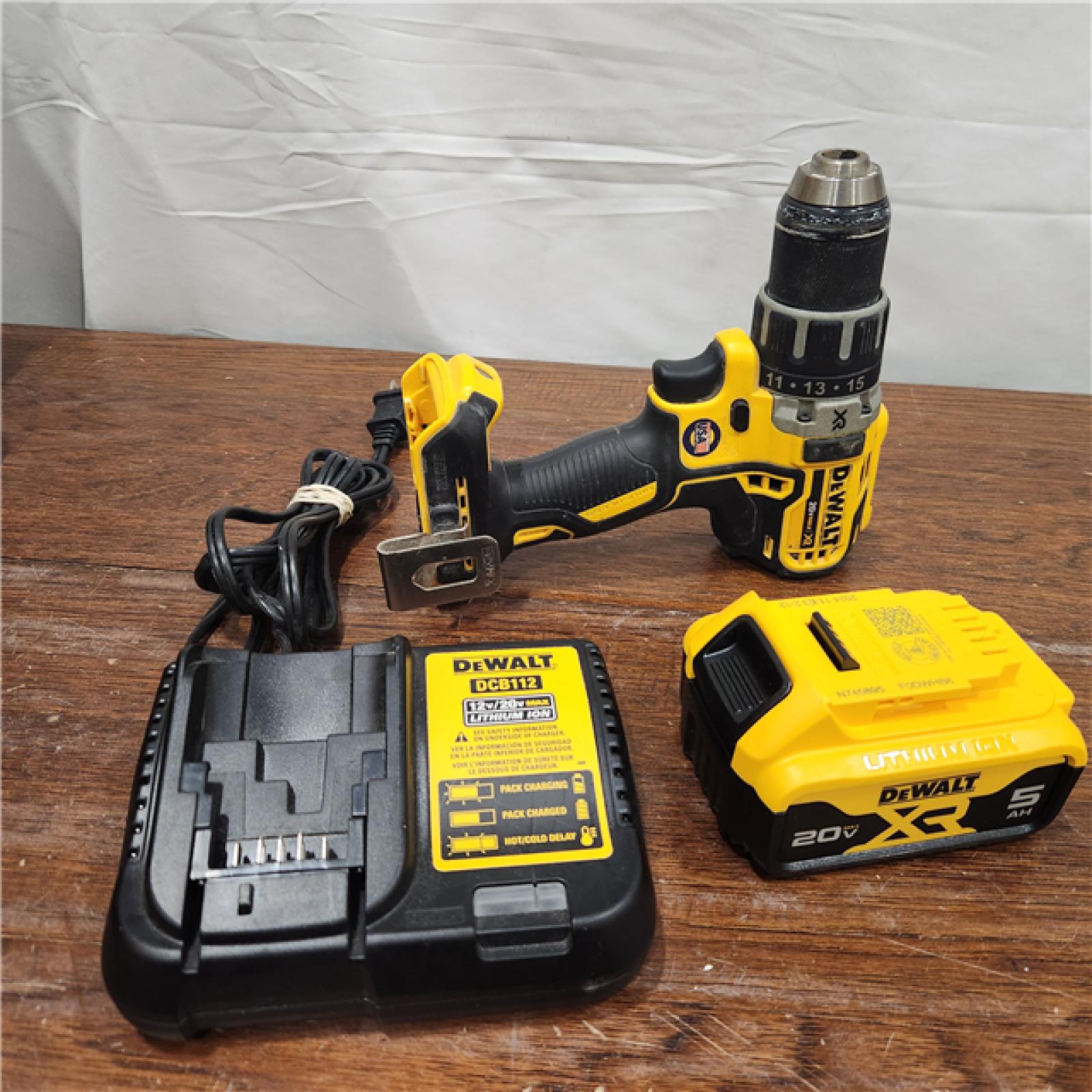 AS-IS DEWALT 20V MAX XR Brushless Cordless 1/2 Drill/Driver Kit