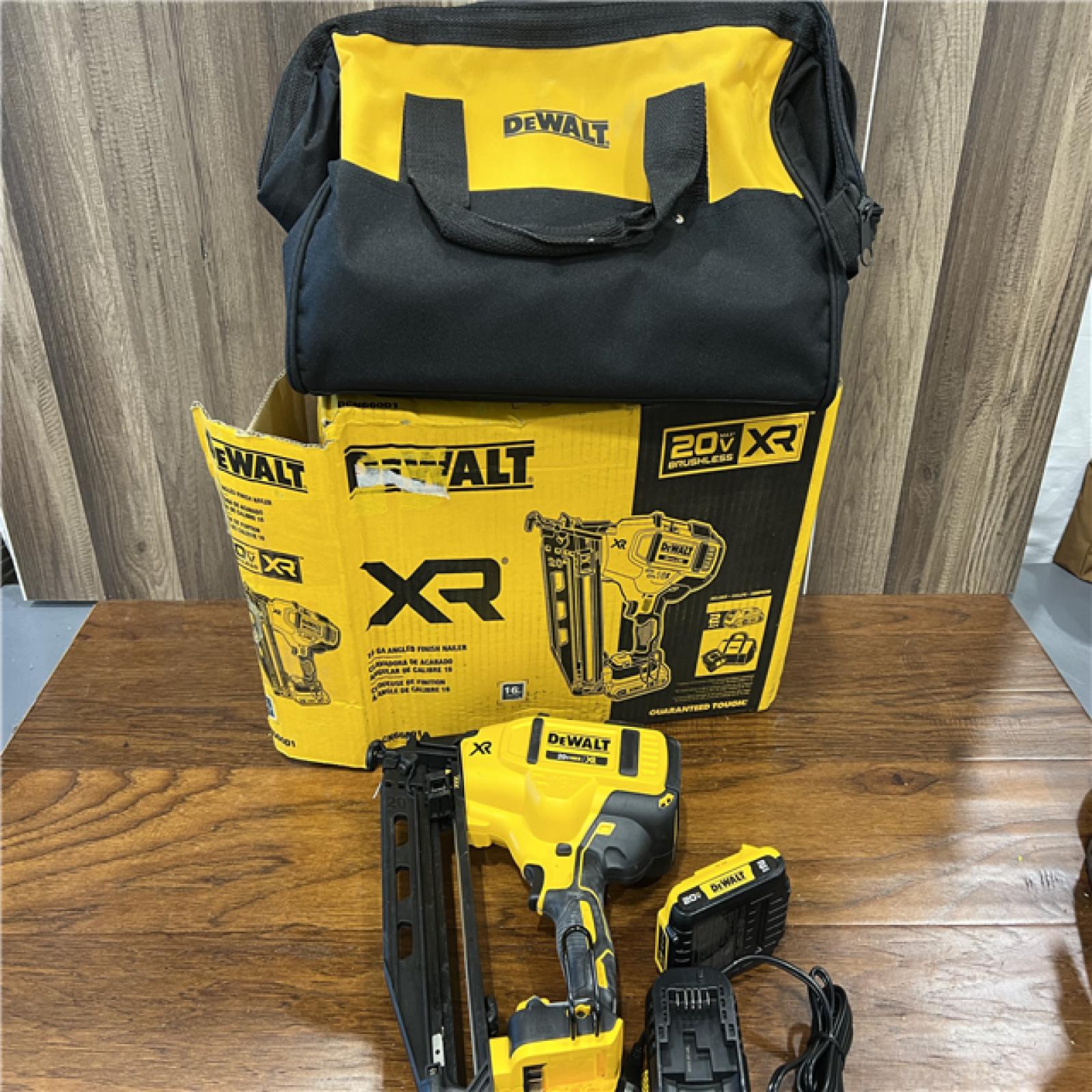 AS-IS DEWALT 20V MAX XR 16-Gauge Electric Cordless Angled Finishing Nailer Kit