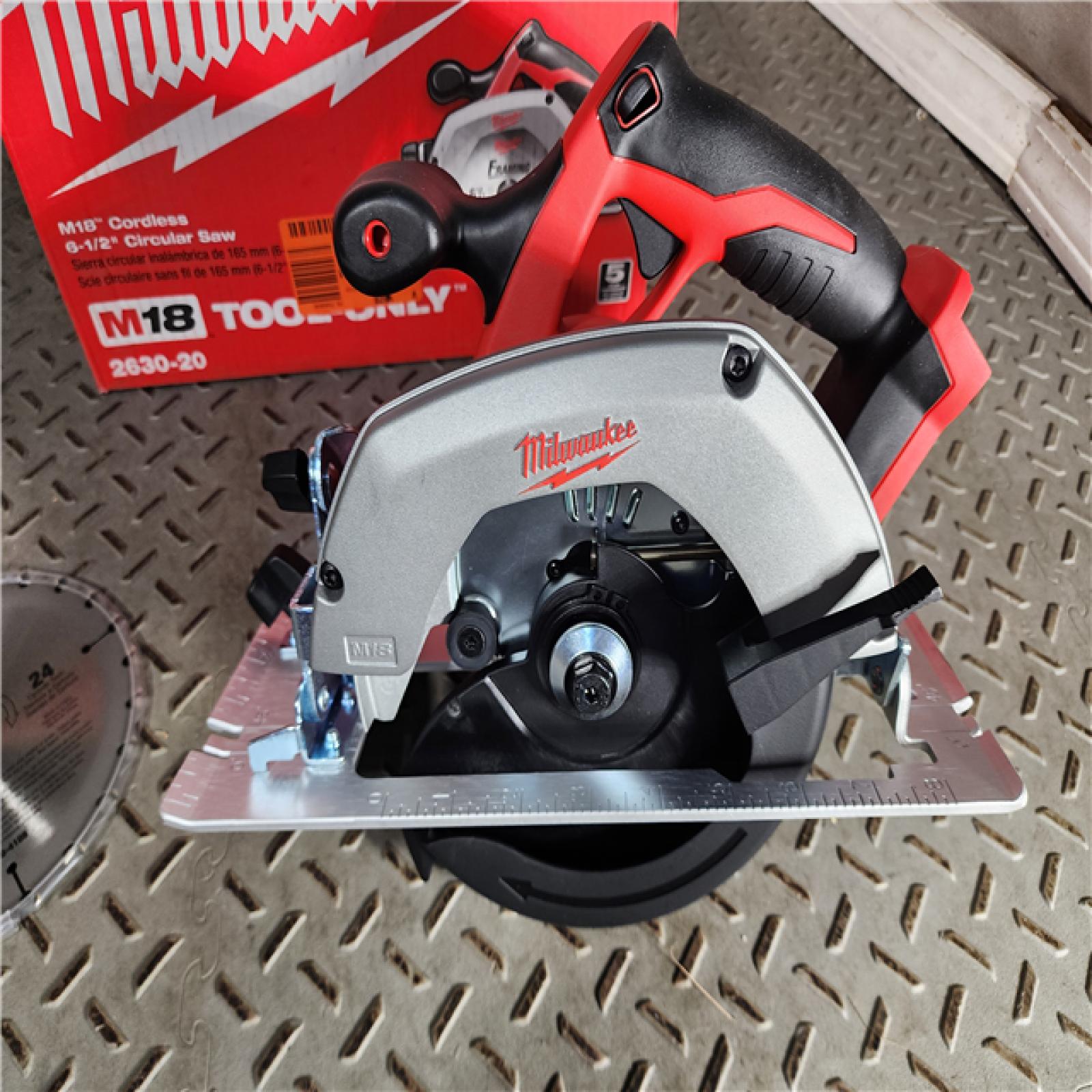 HOUSTON LOCATION - AS-IS (APPEARS LIKE NEW) Milwaukee M18 6 1/2 Circular Saw (Tool Only)