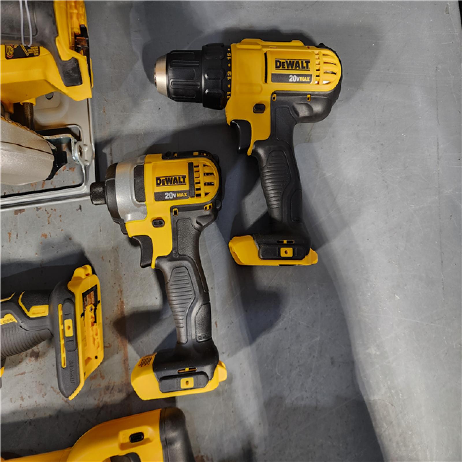 HOUSTON LOCATION - AS-IS (APPPEARS LIKE NEW) DEWALT  20V MAX Lithium-Ion Brushless Cordless 5-Tool Combo Kit 4.0