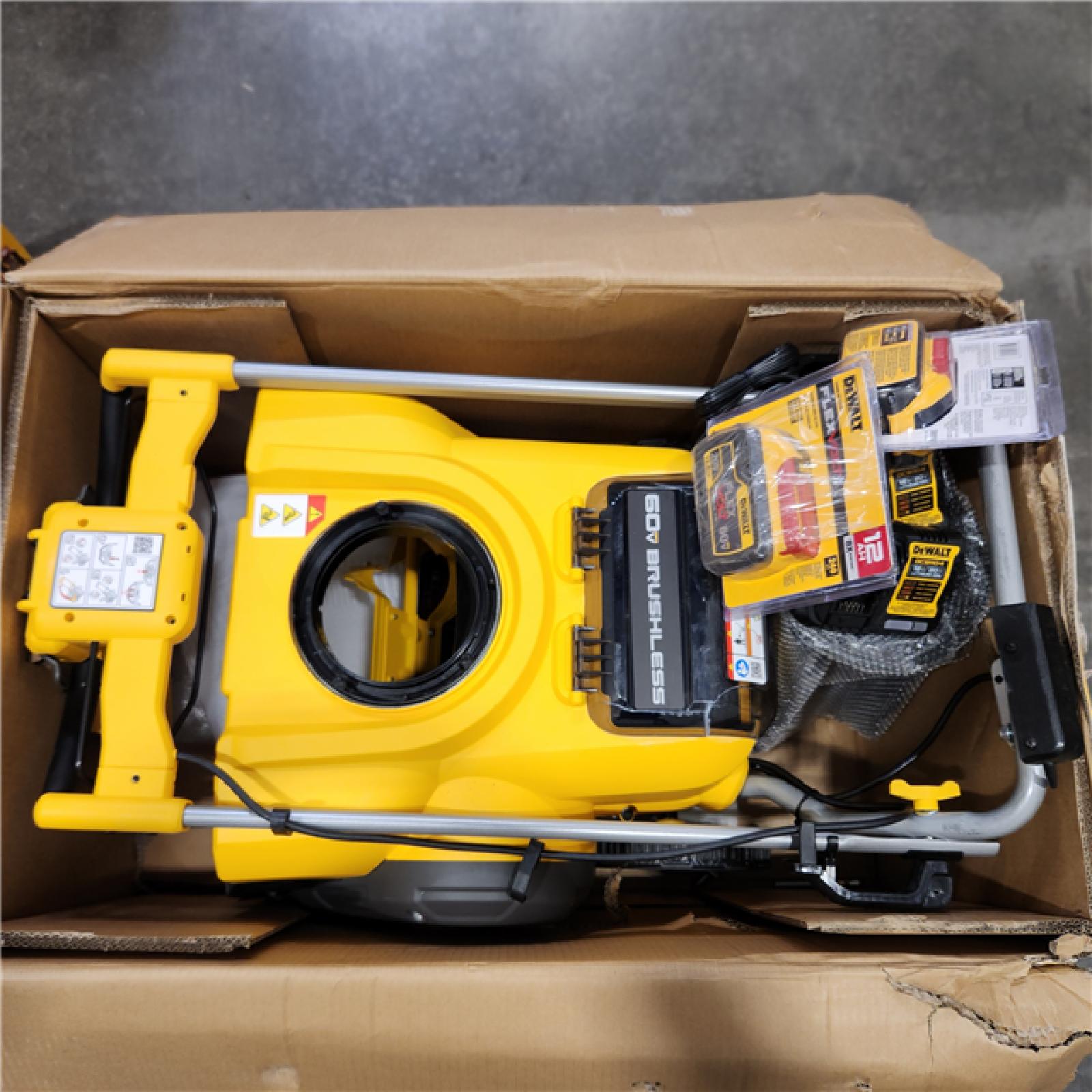 Dallas Location - As-Is DEWALT 60-Volt 21 in. Snow Blower with Two 12.0 Ah FLEXVOLT Batteries and 2 Chargers