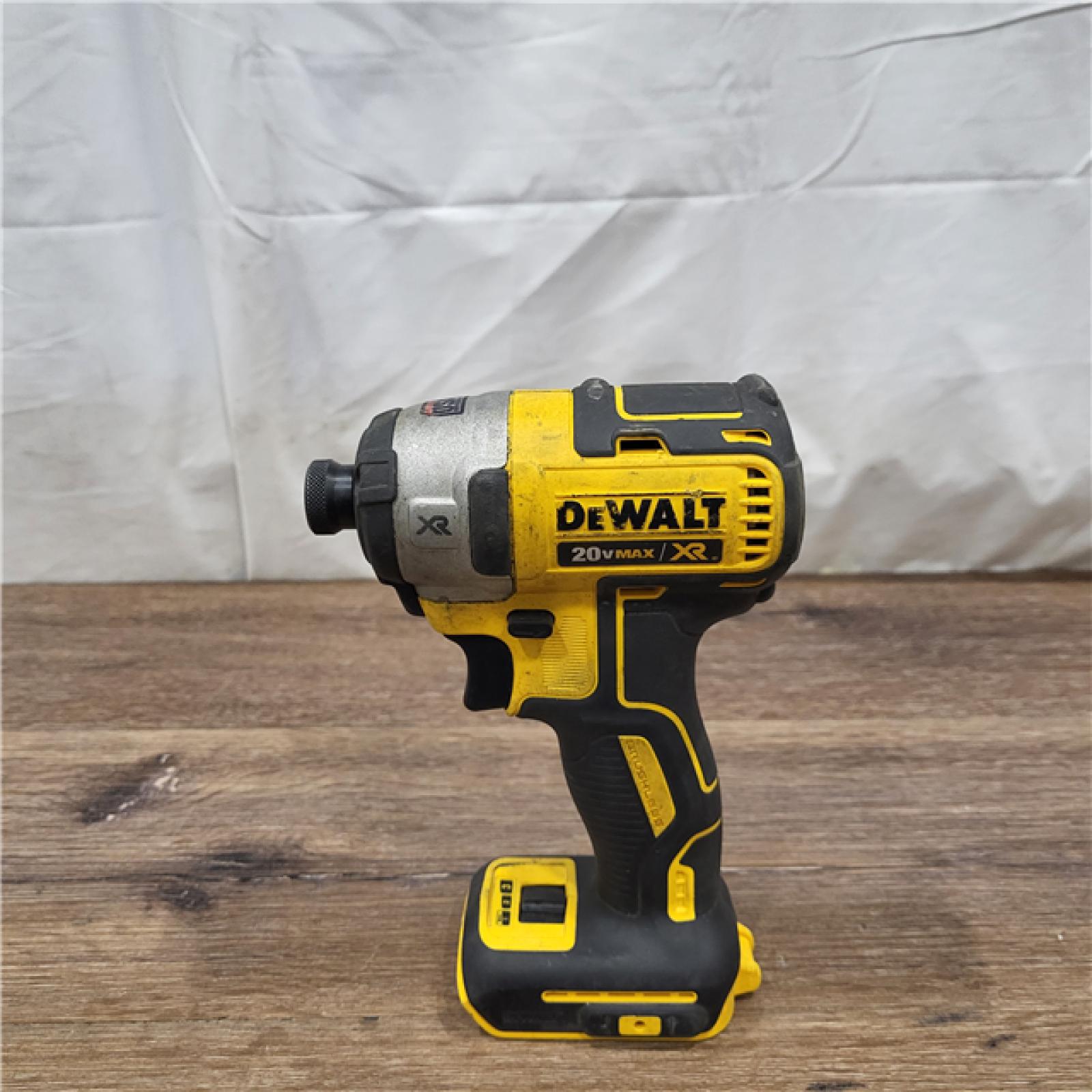 AS-IS DEWALT 20-Volt MAX XR Cordless Brushless 3-Speed 1/4 in. Impact Driver KIT