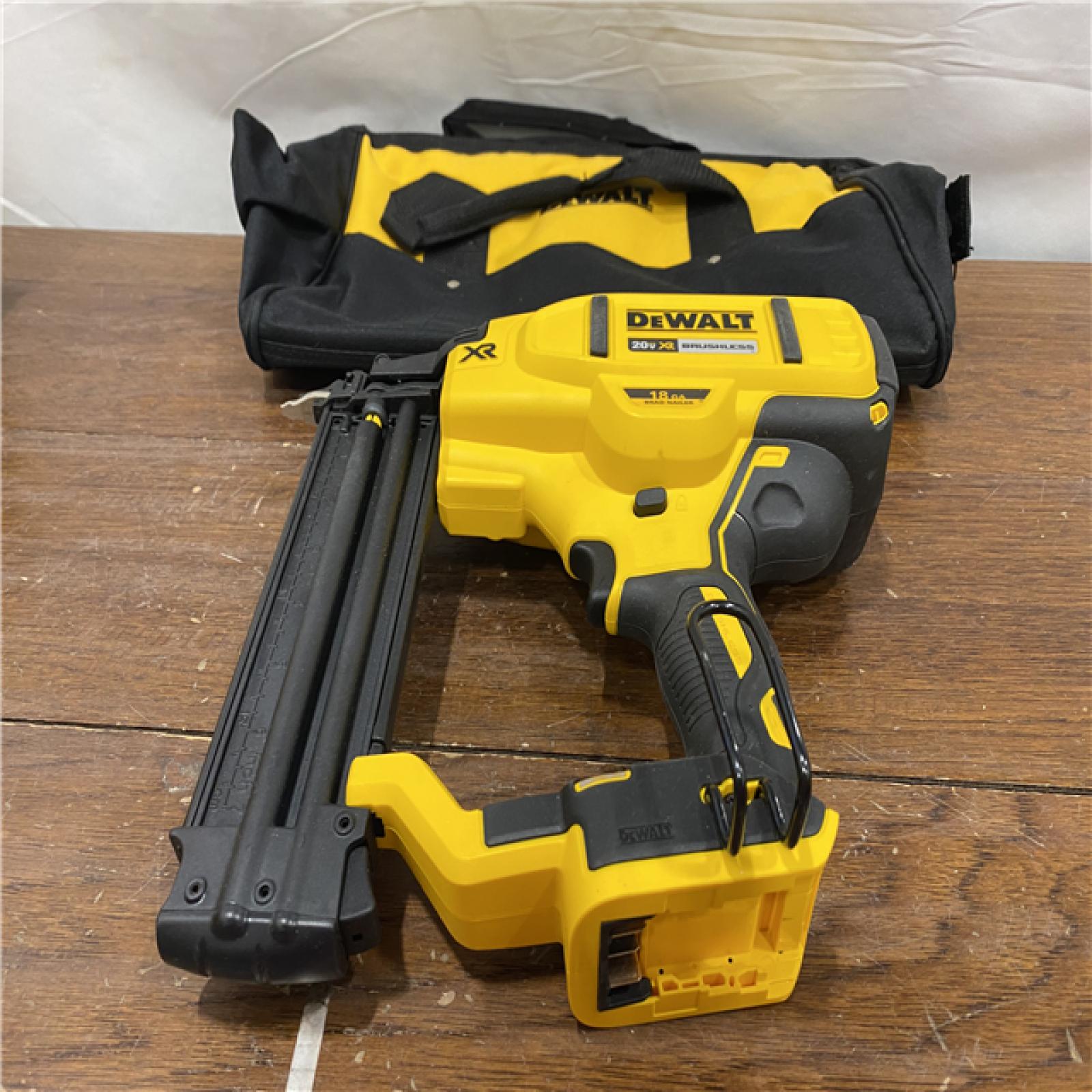 AS-ISDEWALT 20V MAX XR 18 Gauge Brad Nailer Kit