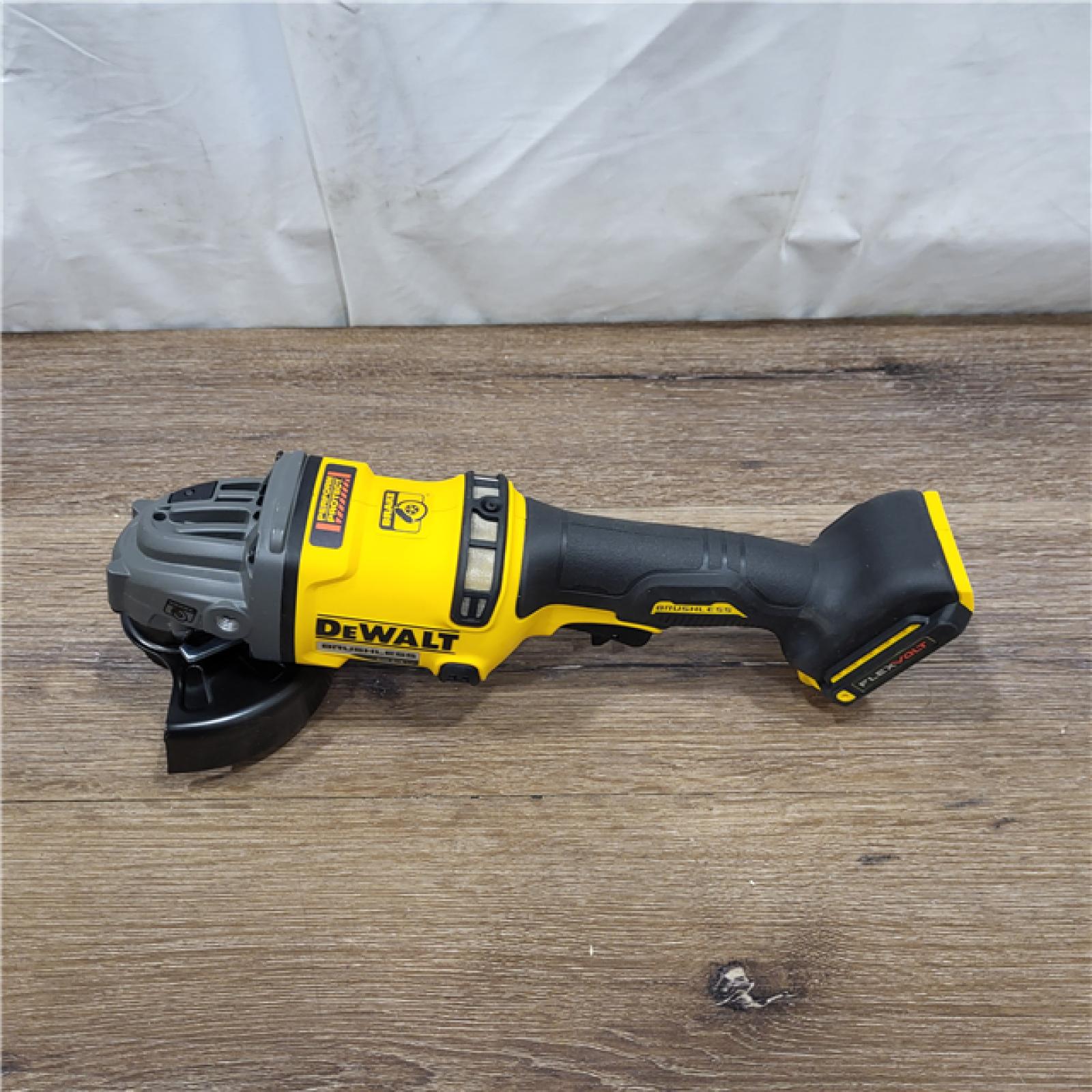 AS-IS DeWalt FLEXVOLT 60V MAX Cordless Grinder  4.5 - 6   9000 RPM  1 EA (115-DCG418B)