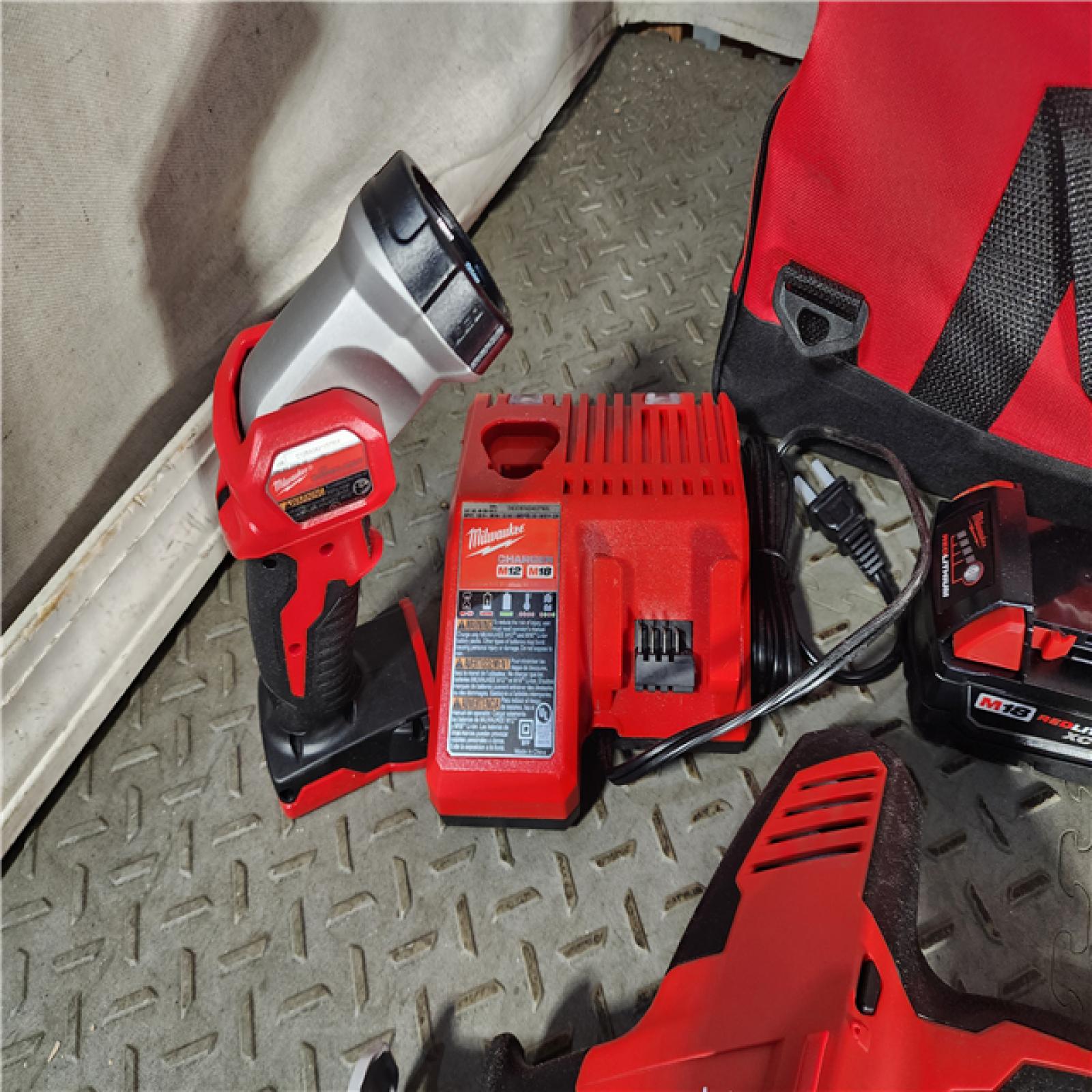 HOUSTON LOCATION - AS-IS Milwaukee 6 Tool Combo Kit W/ (2) Battery & Charger