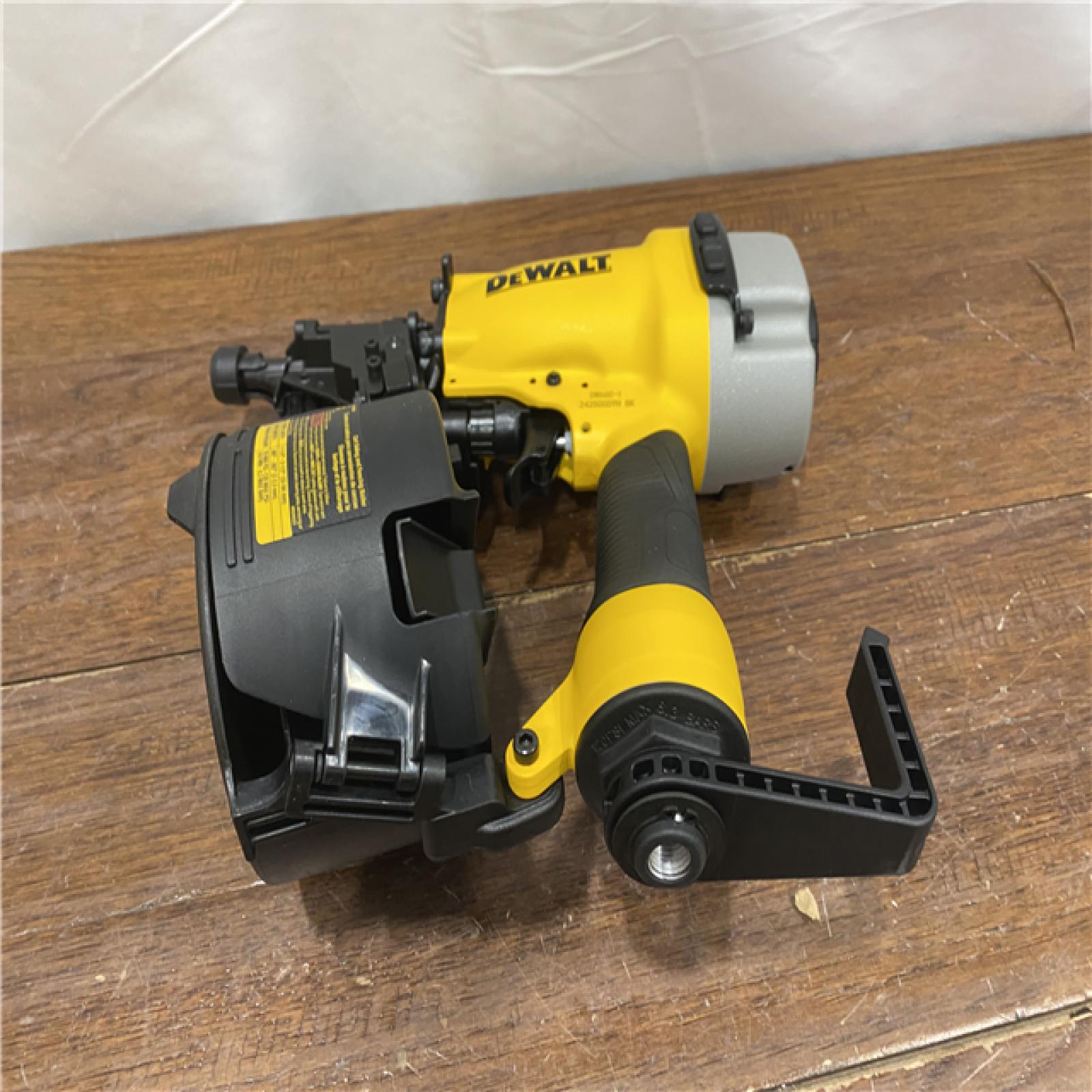 AS-ISDEWALT DW66C-1 2-1/2 Inch 15 Degree Coil Siding and Fencing Nailer