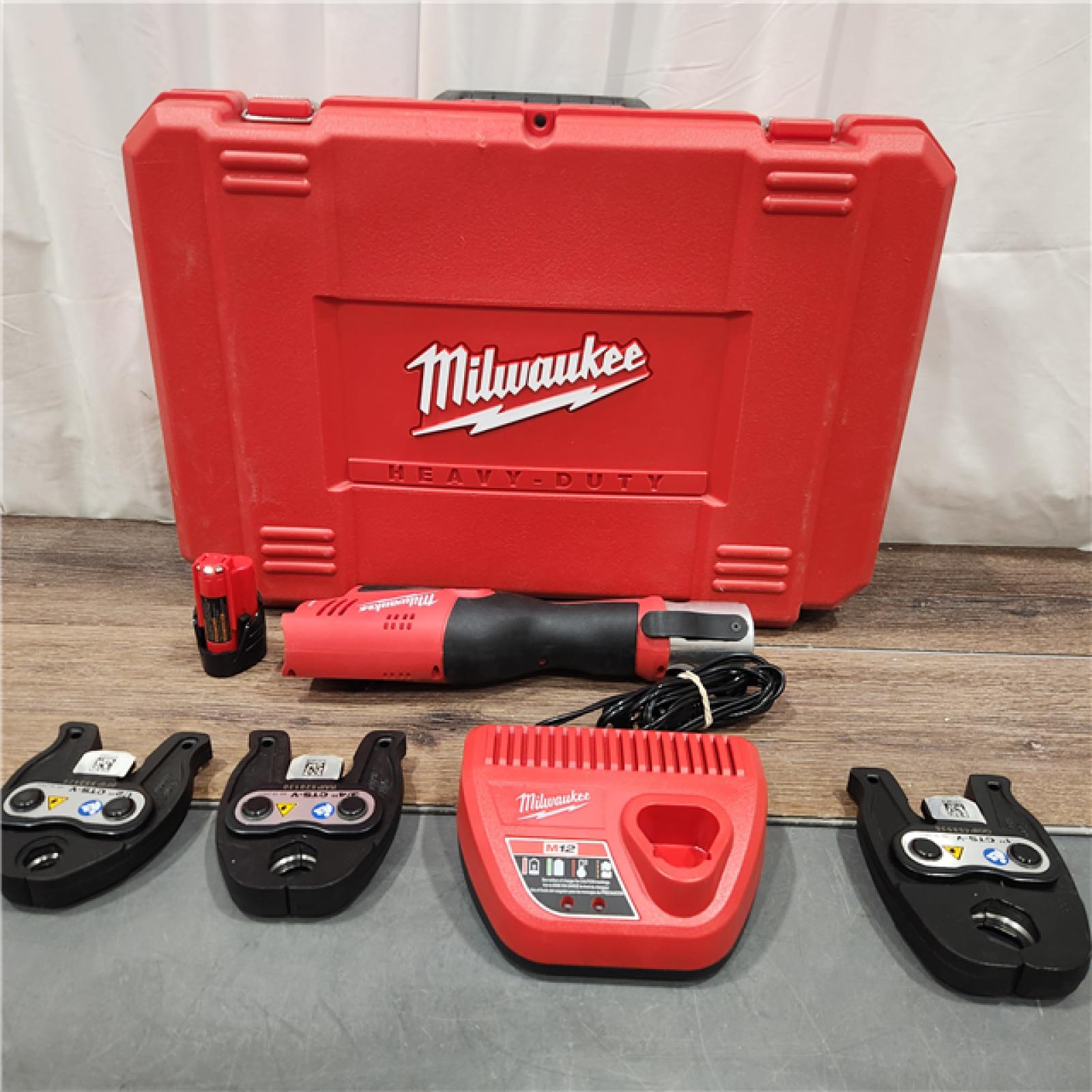 AS IS Milwaukee M12 Force Logic Press Tool 1/2 in. to 1 in. Kit