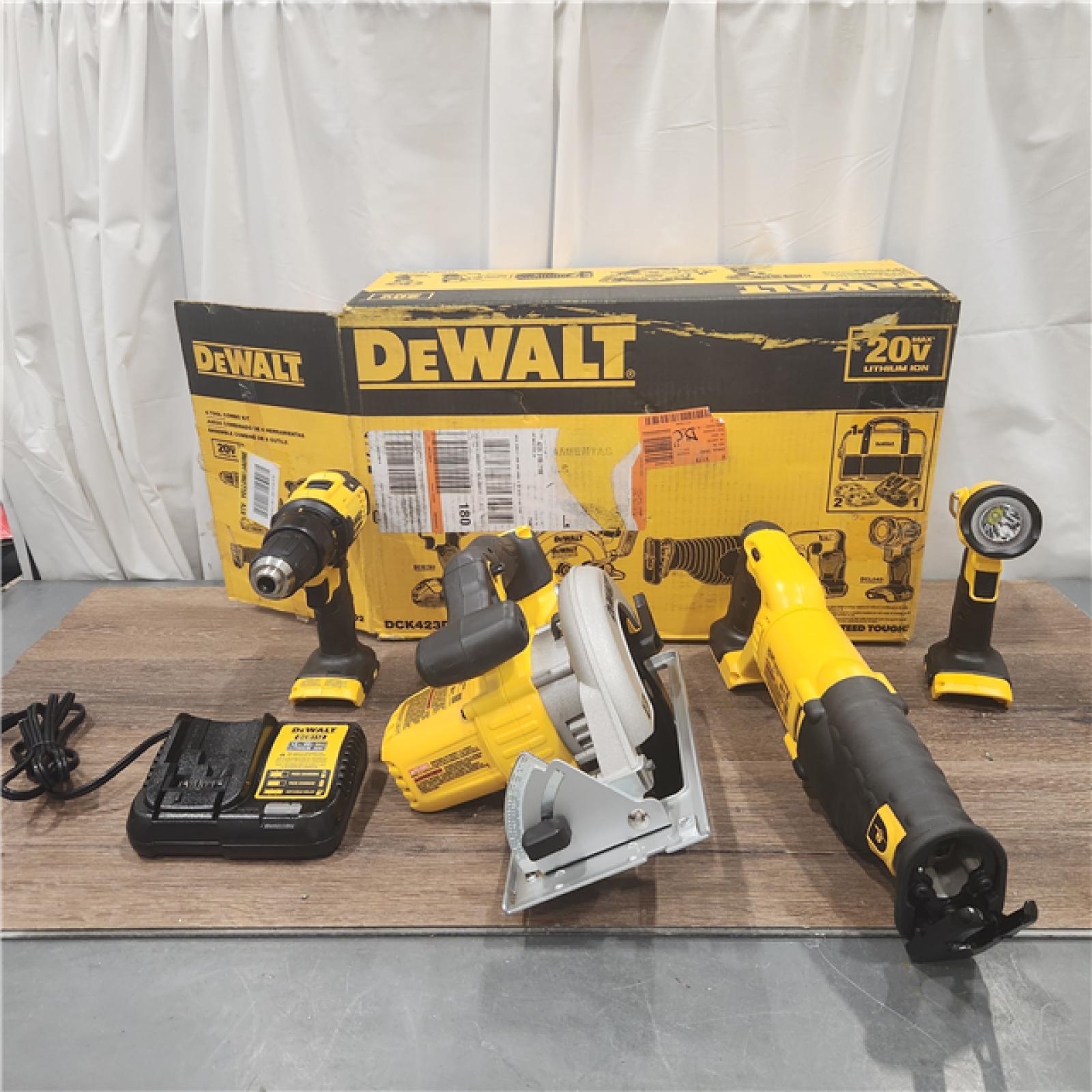 AS IS DEWALT 20V MAX 4 Tool Combo Kit