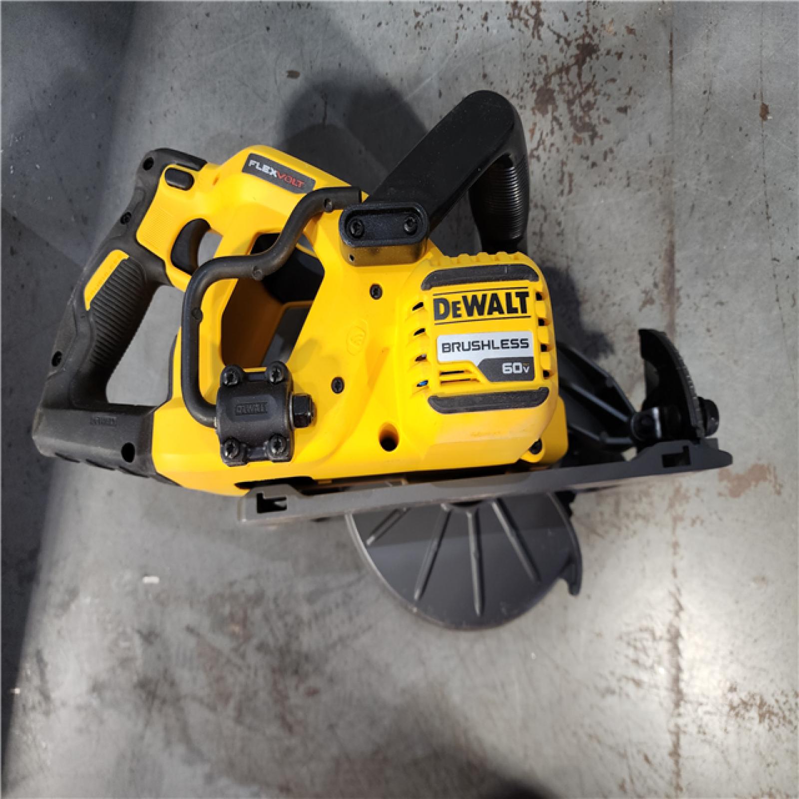 HOUSTON LOCATION - AS-IS DEWALT FLEXVOLT 60V MAX Cordless Brushless 7-1/4 in. Wormdrive Style Circular Saw (Tool Only)