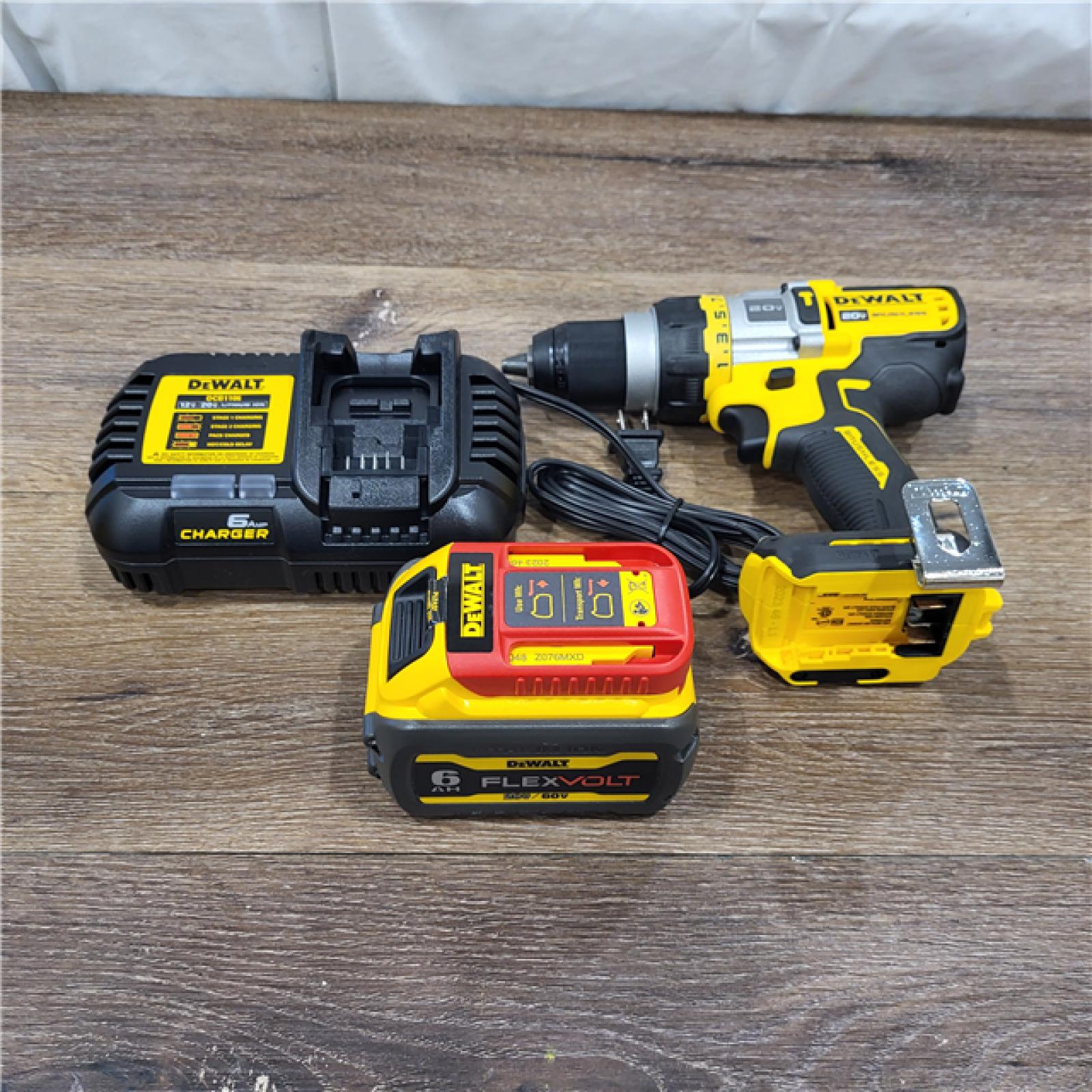 AS-IS Dewalt FLEXVOLT 20 Volt 1/2 in. Brushless Cordless Hammer Drill/Driver Kit (Battery & Charger)